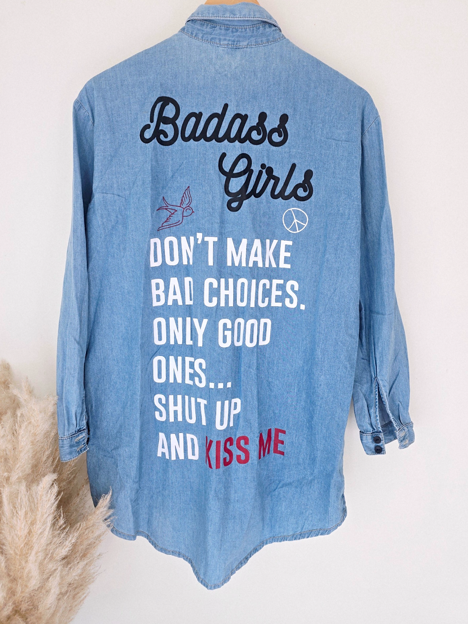 Chemise longue bleue avec inscriptions - 𝐌𝐚𝐫𝐢𝐧𝐚𝟒𝟒𝐟𝐚𝐦𝐢𝐥𝐲