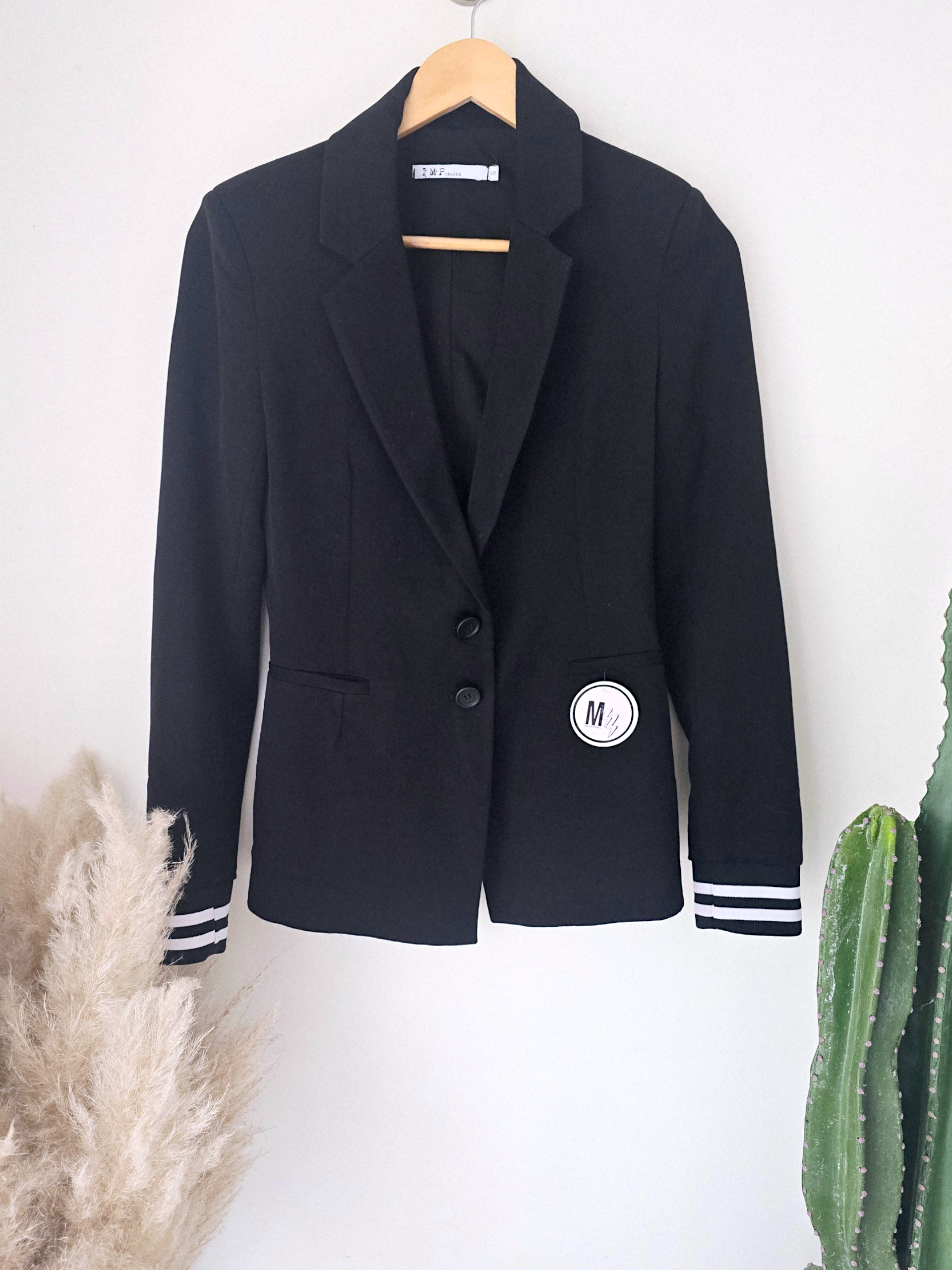 Veste cintrée noire à poignets sweat - 𝐌𝐚𝐫𝐢𝐧𝐚𝟒𝟒𝐟𝐚𝐦𝐢𝐥𝐲