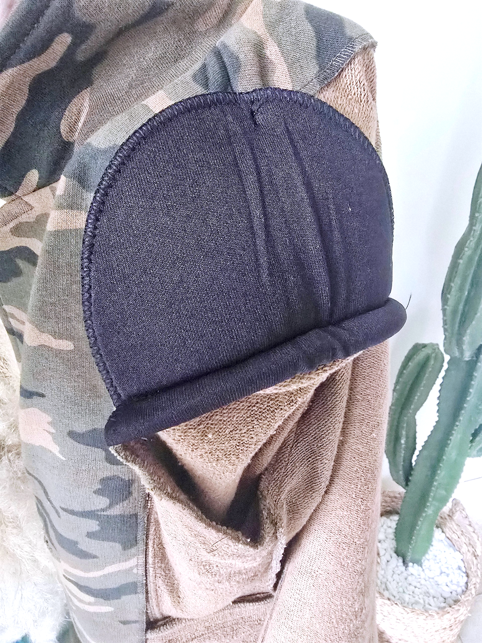 Veste cintrée camouflage kaki avec dessin et inscriptions dorées - 𝐌𝐚𝐫𝐢𝐧𝐚𝟒𝟒𝐟𝐚𝐦𝐢𝐥𝐲