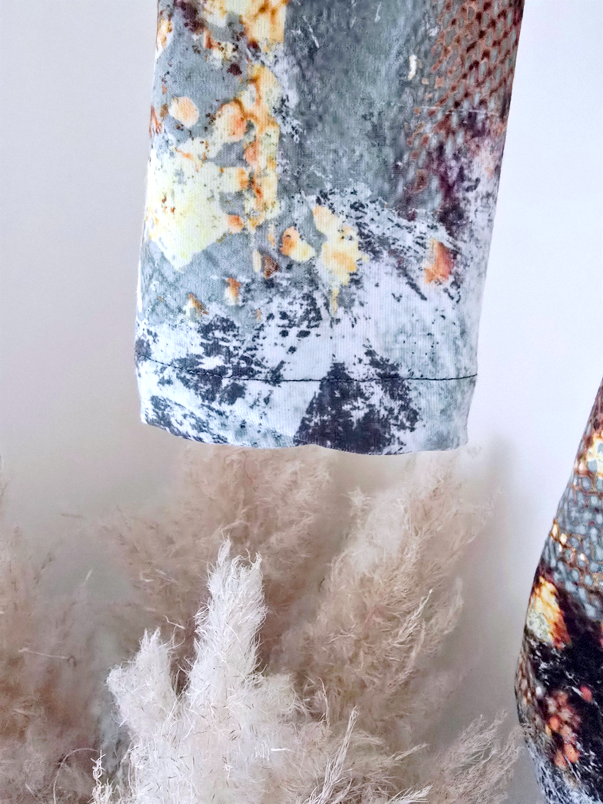 Veste cintrée à imprimé python vert et jaune, munie de strass - 𝐌𝐚𝐫𝐢𝐧𝐚𝟒𝟒𝐟𝐚𝐦𝐢𝐥𝐲