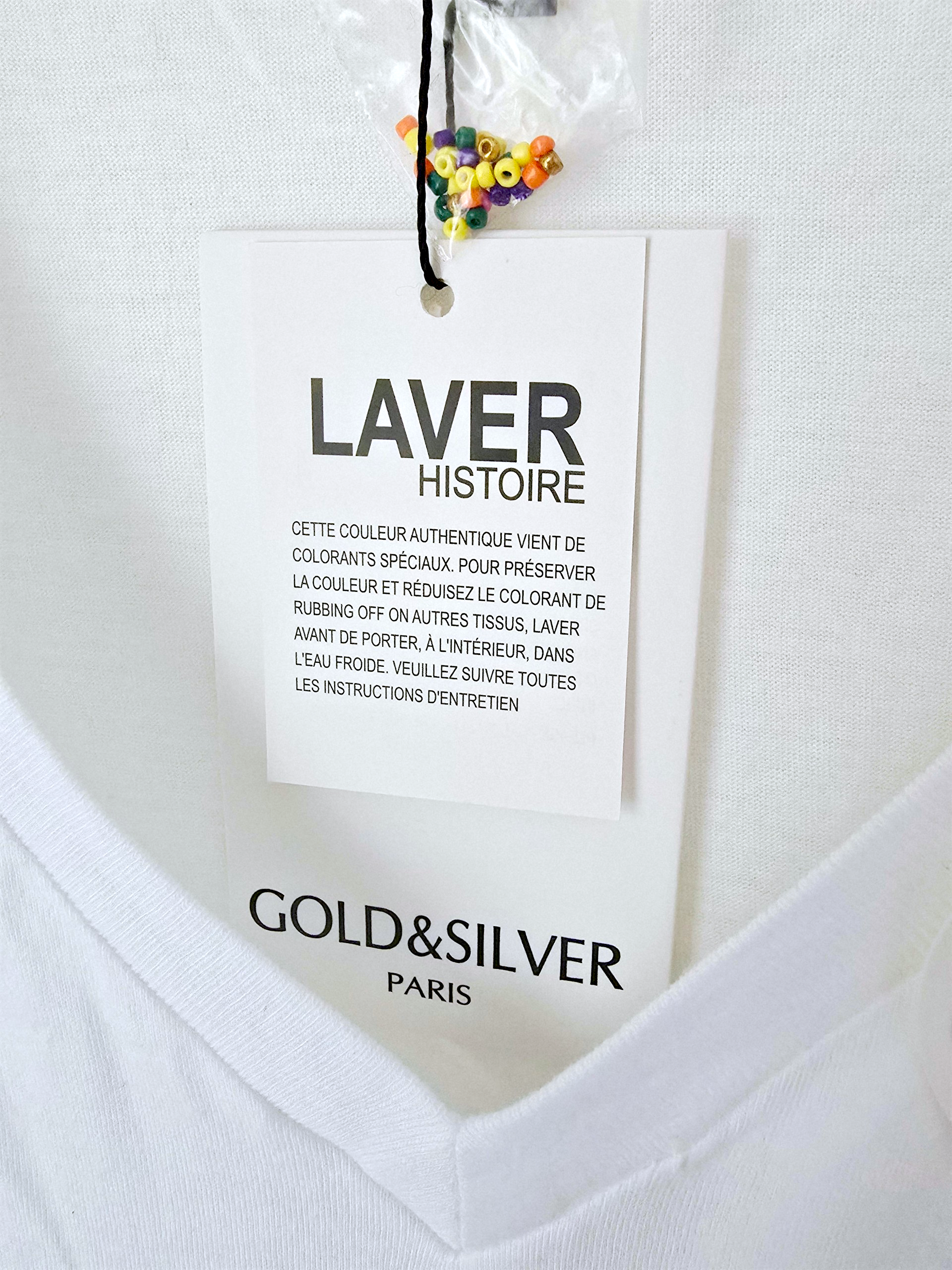 T-shirt blanc muni de perles multicolores peace n'love - 𝐌𝐚𝐫𝐢𝐧𝐚𝟒𝟒𝐟𝐚𝐦𝐢𝐥𝐲