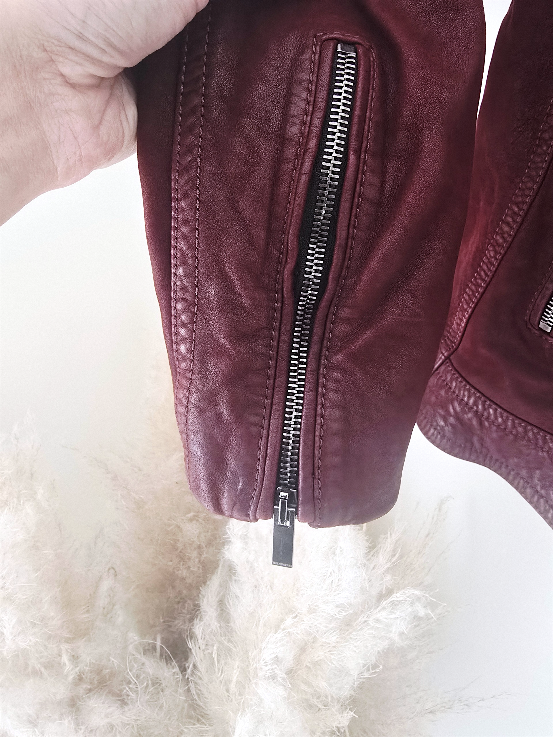 Perfecto aubergine 100% cuir - 𝐌𝐚𝐫𝐢𝐧𝐚𝟒𝟒𝐟𝐚𝐦𝐢𝐥𝐲