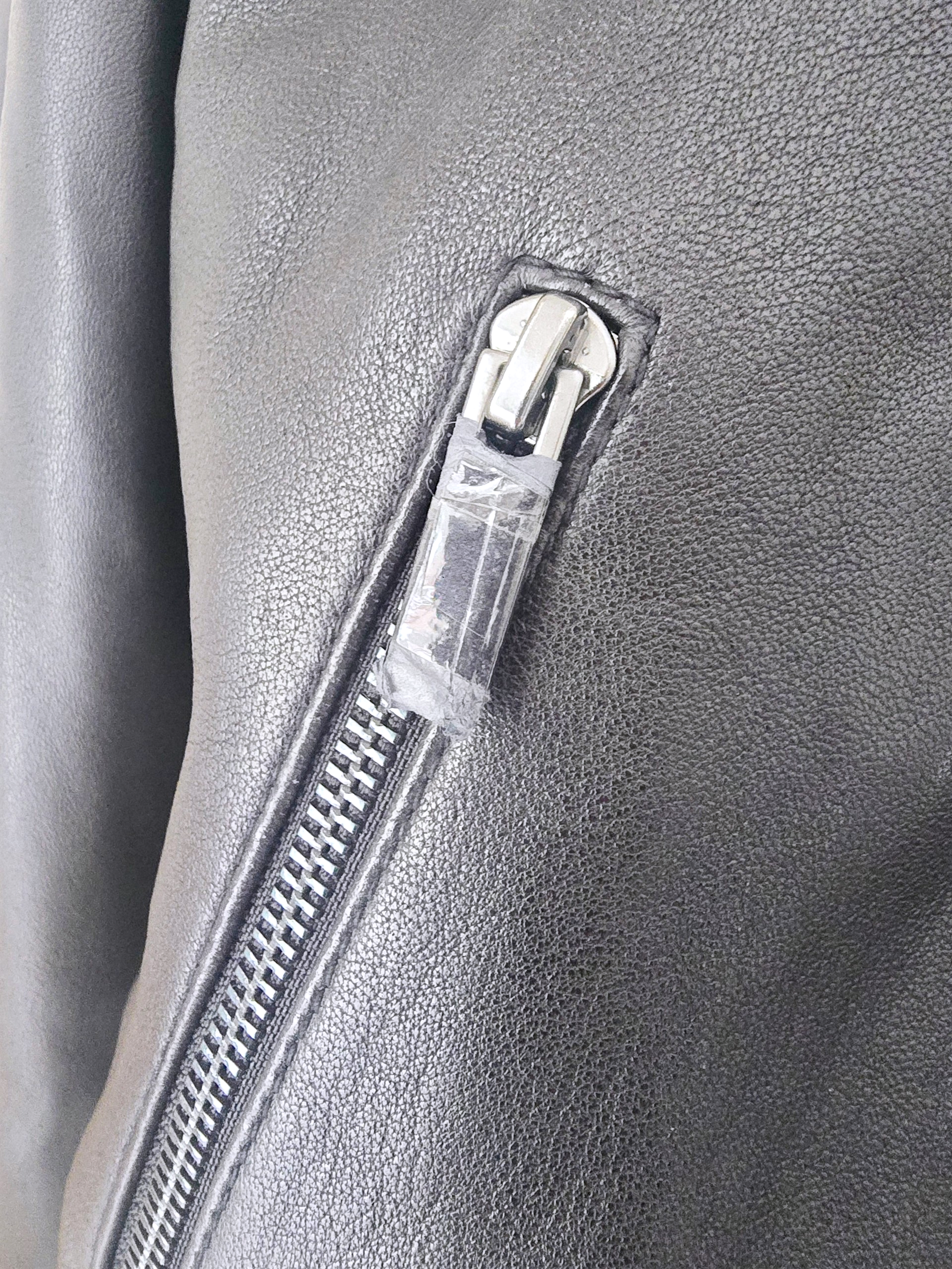 Bombers noir cuir véritable - 𝐌𝐚𝐫𝐢𝐧𝐚𝟒𝟒𝐟𝐚𝐦𝐢𝐥𝐲