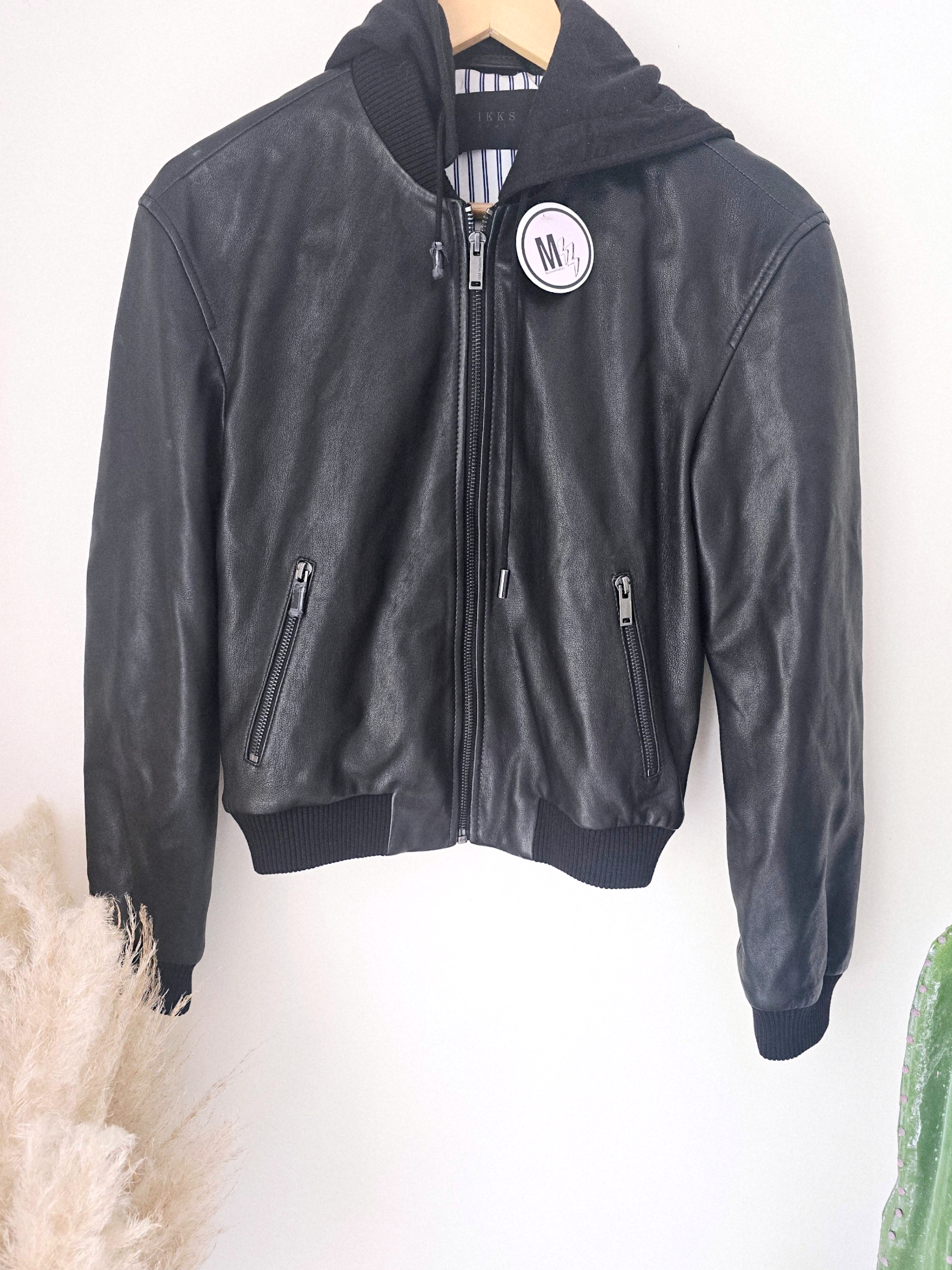 Bombers noir cuir véritable - 𝐌𝐚𝐫𝐢𝐧𝐚𝟒𝟒𝐟𝐚𝐦𝐢𝐥𝐲