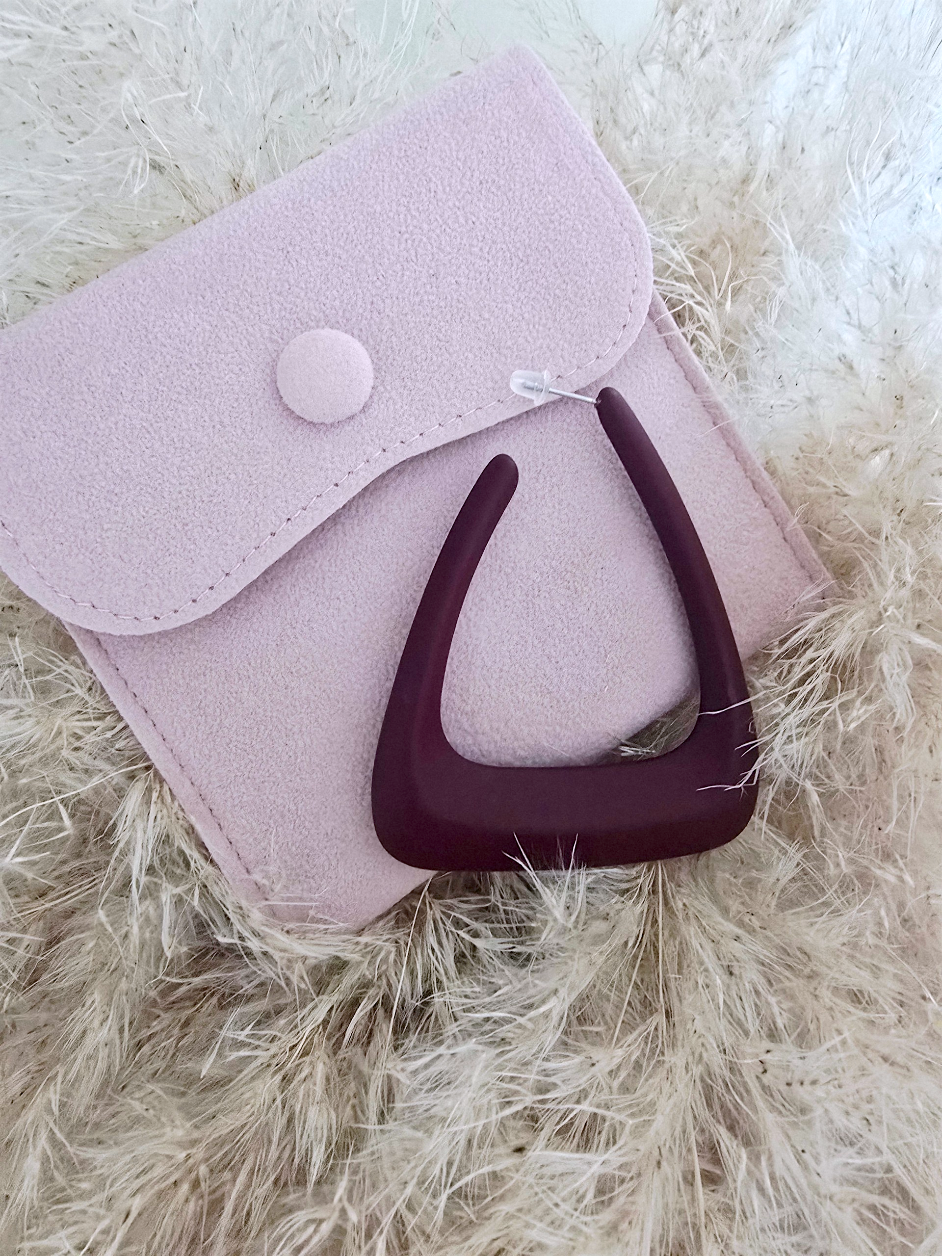 Boucles d'oreilles aubergine - 𝐌𝐚𝐫𝐢𝐧𝐚𝟒𝟒𝐟𝐚𝐦𝐢𝐥𝐲