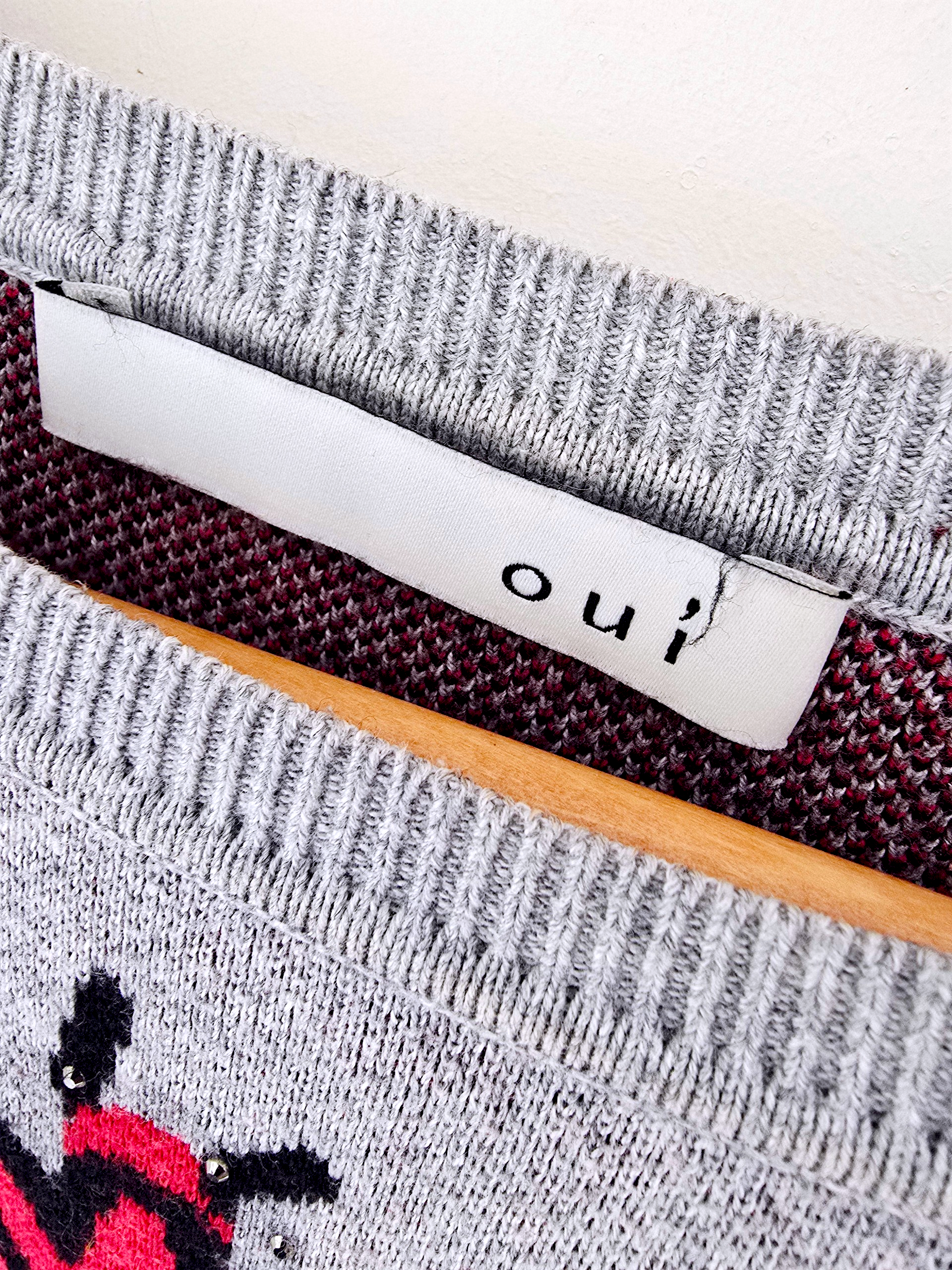 Pull gris à écussons - 𝐌𝐚𝐫𝐢𝐧𝐚𝟒𝟒𝐟𝐚𝐦𝐢𝐥𝐲