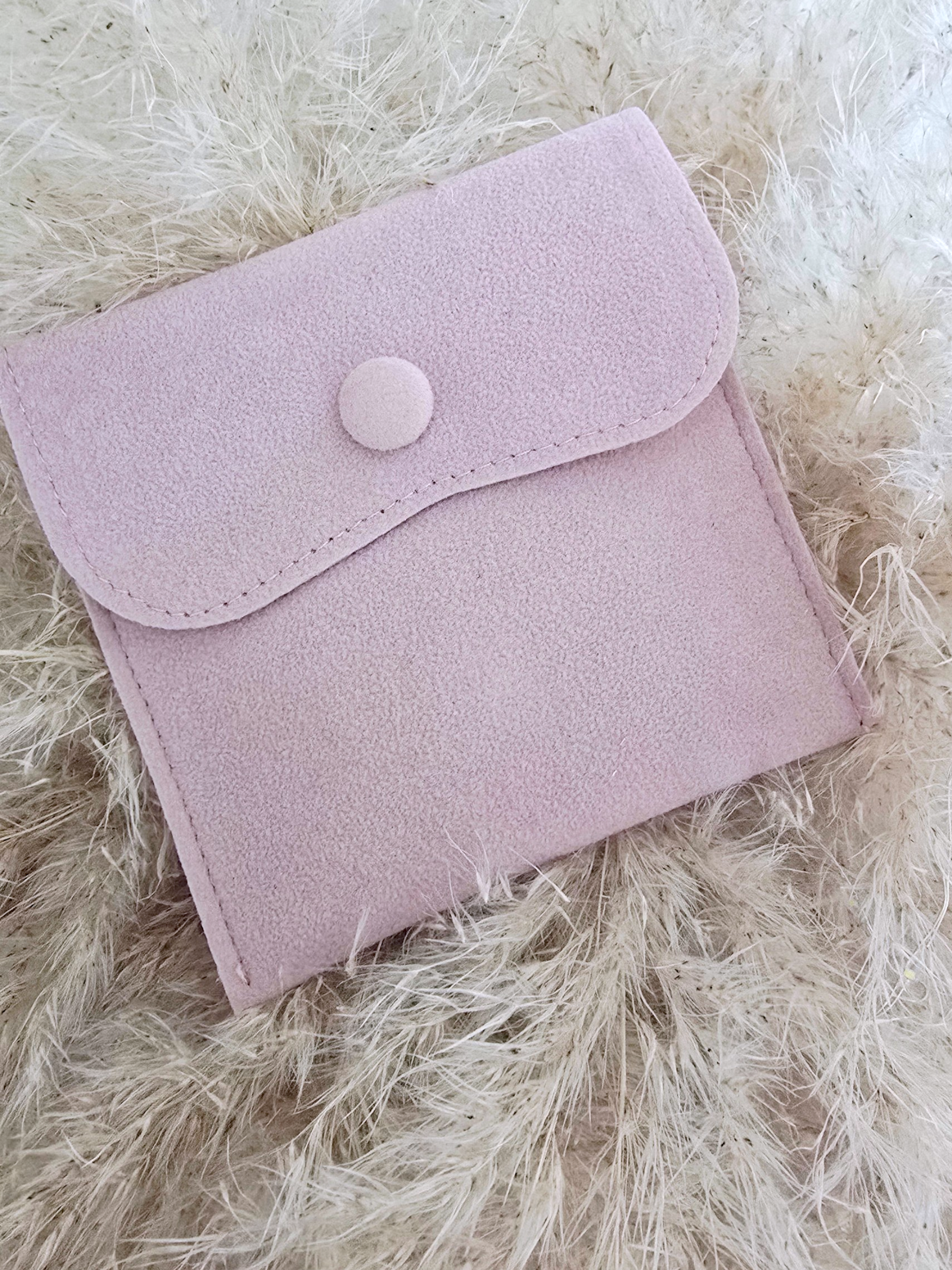 Boucles d'oreilles aubergine - 𝐌𝐚𝐫𝐢𝐧𝐚𝟒𝟒𝐟𝐚𝐦𝐢𝐥𝐲