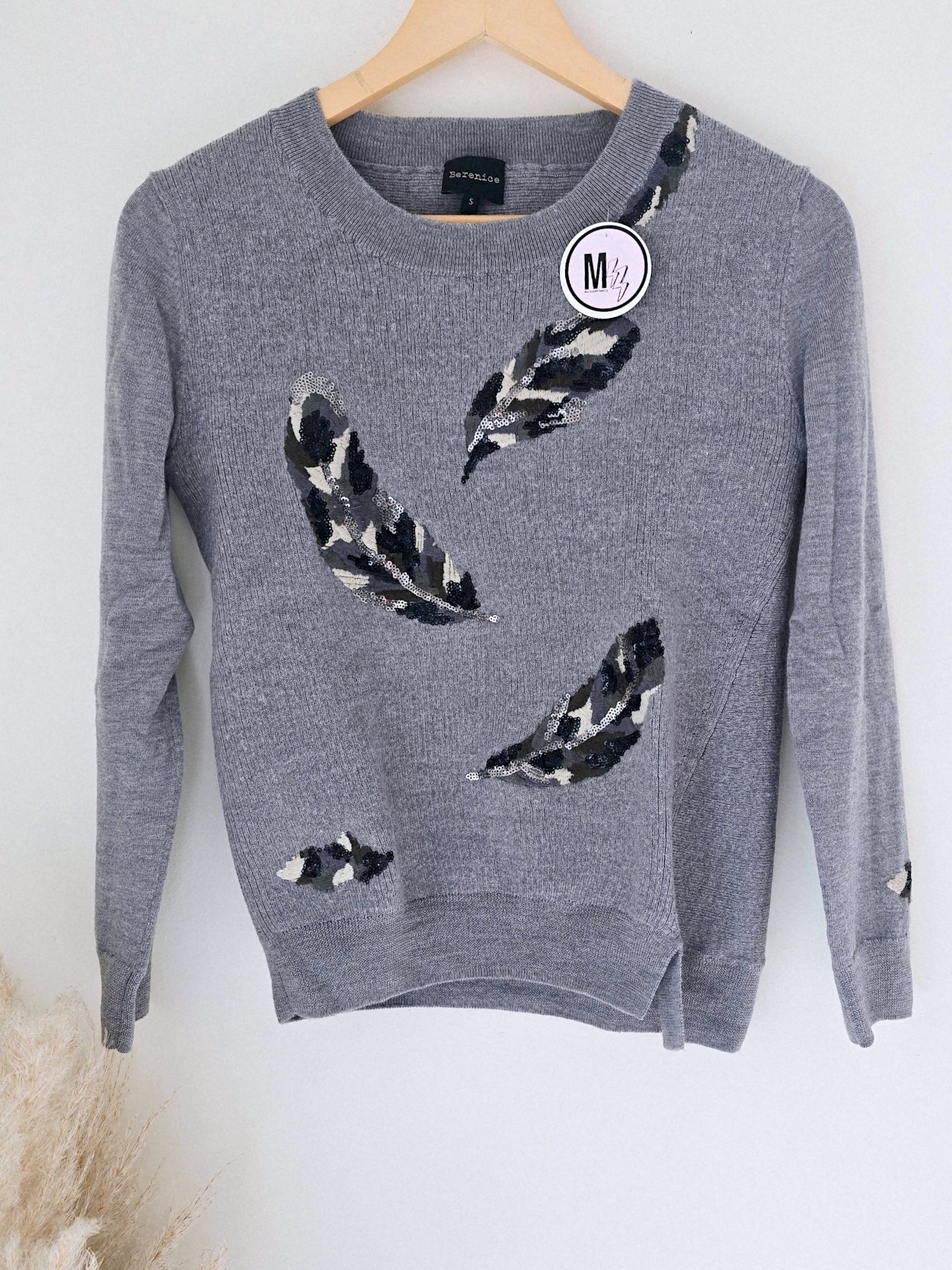 Pull gris plumes camouflage - 𝐌𝐚𝐫𝐢𝐧𝐚𝟒𝟒𝐟𝐚𝐦𝐢𝐥𝐲