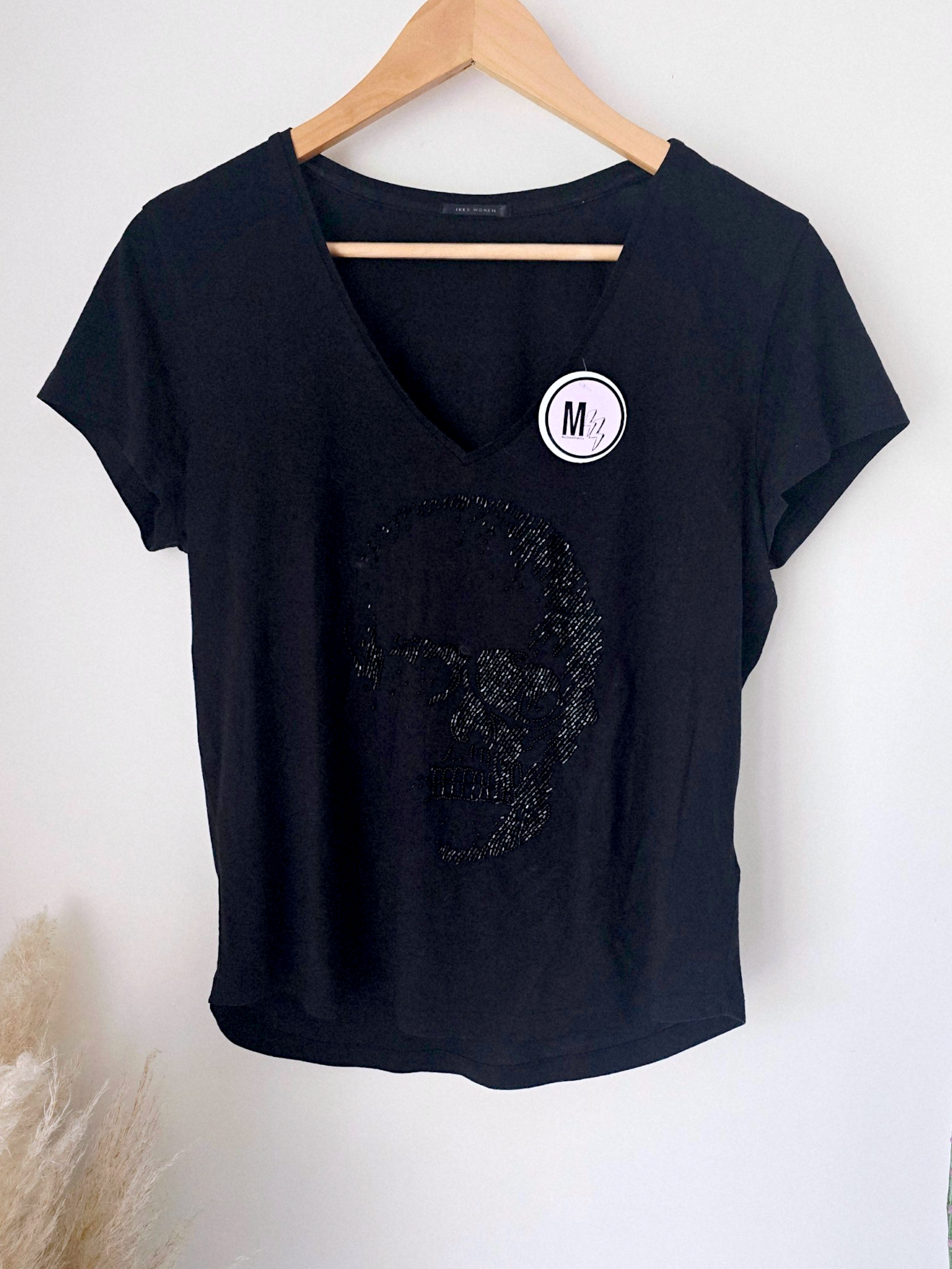 T-shirt noir skull en perles - 𝐌𝐚𝐫𝐢𝐧𝐚𝟒𝟒𝐟𝐚𝐦𝐢𝐥𝐲