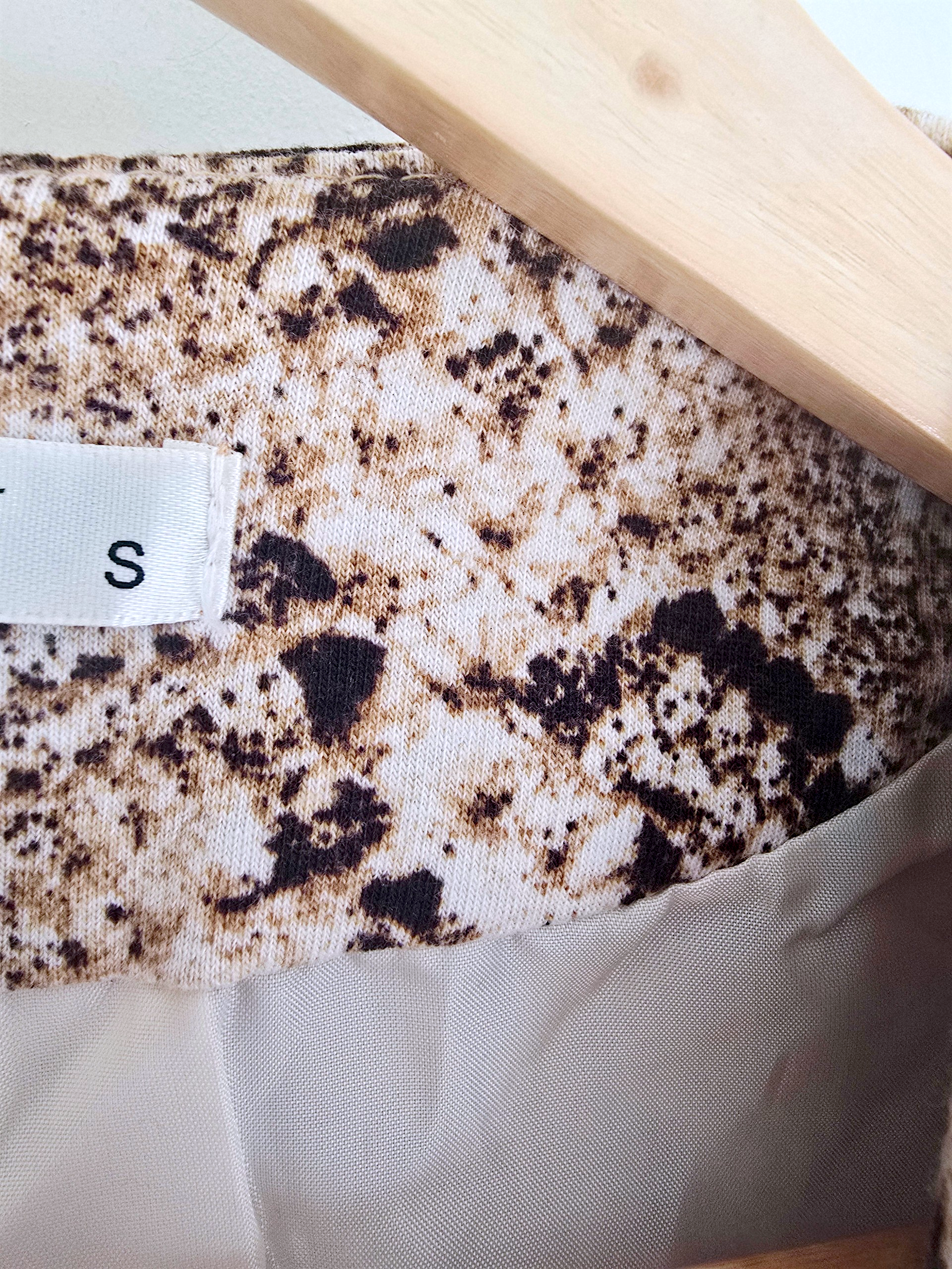 Veste cintrée à imprimé python maille sweat - 𝐌𝐚𝐫𝐢𝐧𝐚𝟒𝟒𝐟𝐚𝐦𝐢𝐥𝐲