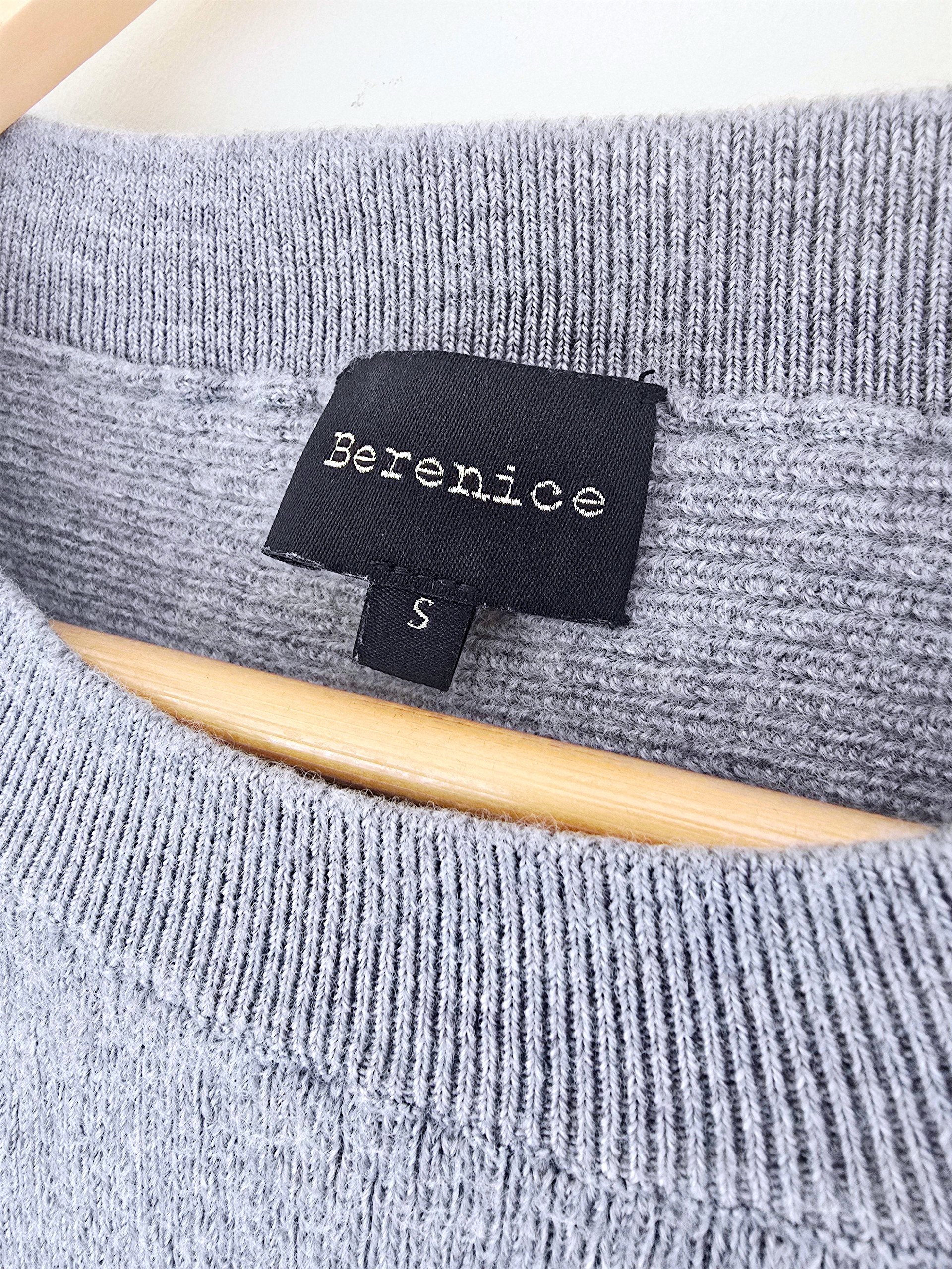 Pull gris plumes camouflage - 𝐌𝐚𝐫𝐢𝐧𝐚𝟒𝟒𝐟𝐚𝐦𝐢𝐥𝐲