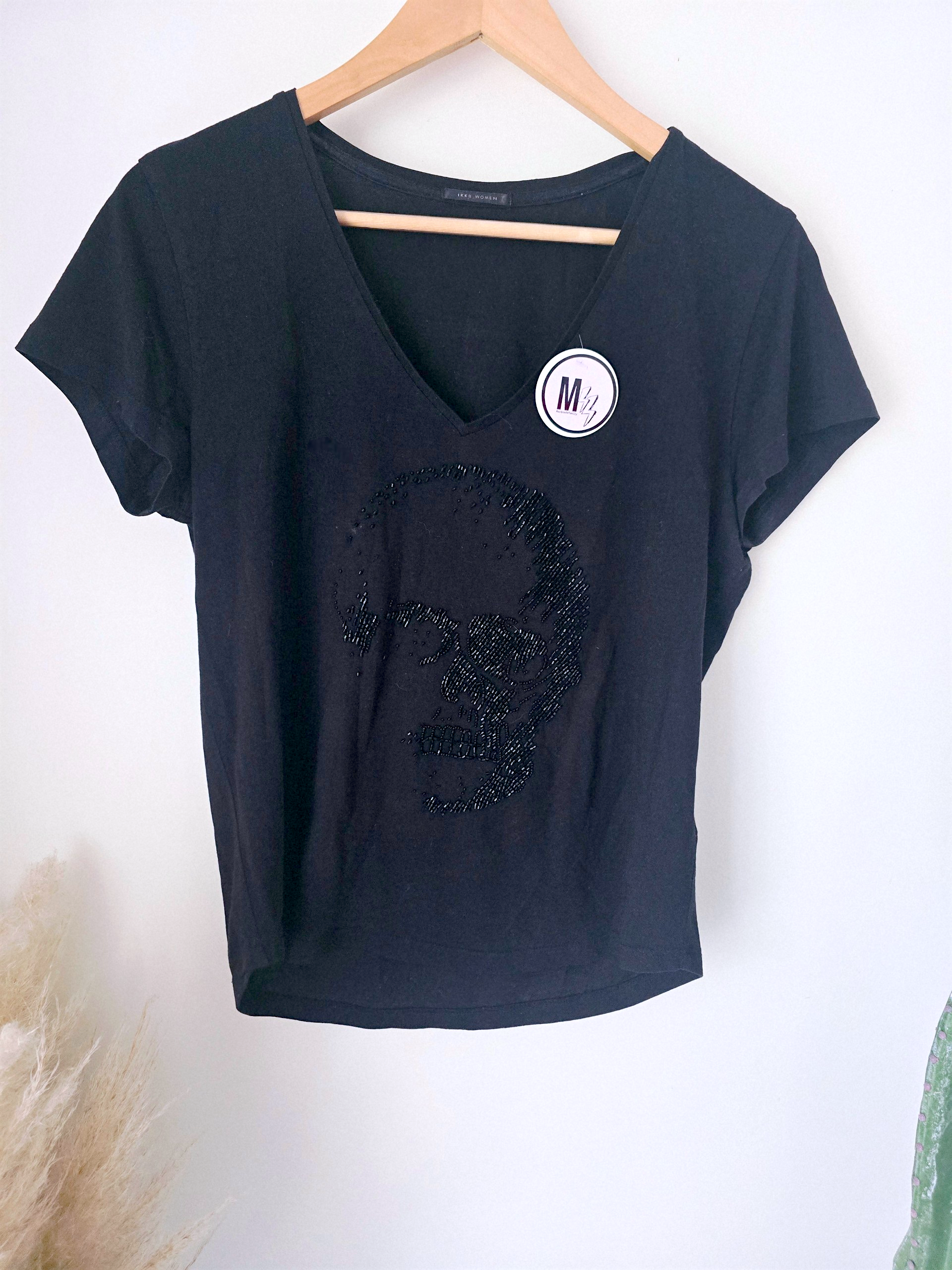 T-shirt noir skull en perles - 𝐌𝐚𝐫𝐢𝐧𝐚𝟒𝟒𝐟𝐚𝐦𝐢𝐥𝐲