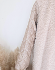 Manteau bouclette beige à manches dorées - 𝐌𝐚𝐫𝐢𝐧𝐚𝟒𝟒𝐟𝐚𝐦𝐢𝐥𝐲