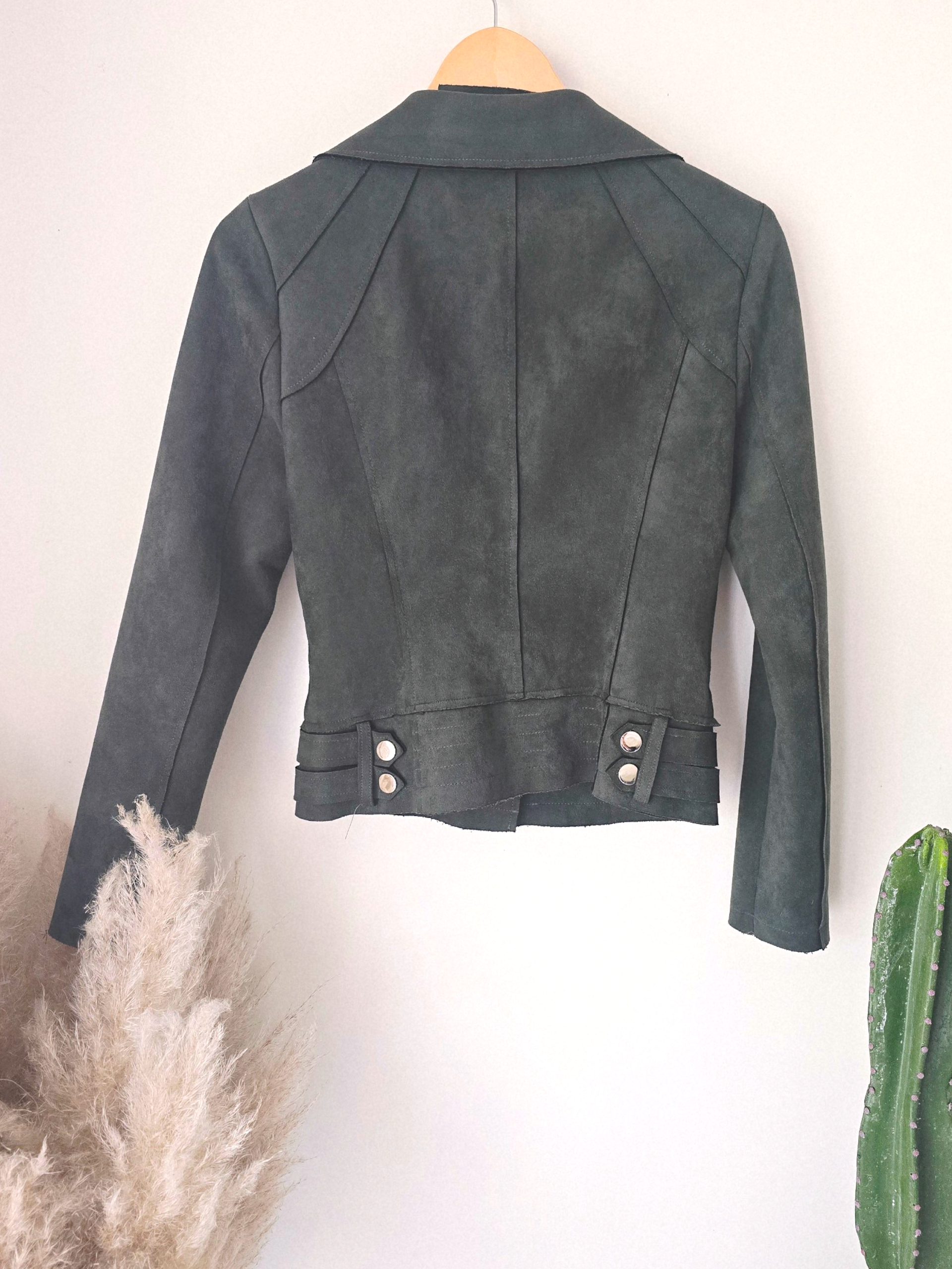Perfecto suédine kaki vert - 𝐌𝐚𝐫𝐢𝐧𝐚𝟒𝟒𝐟𝐚𝐦𝐢𝐥𝐲