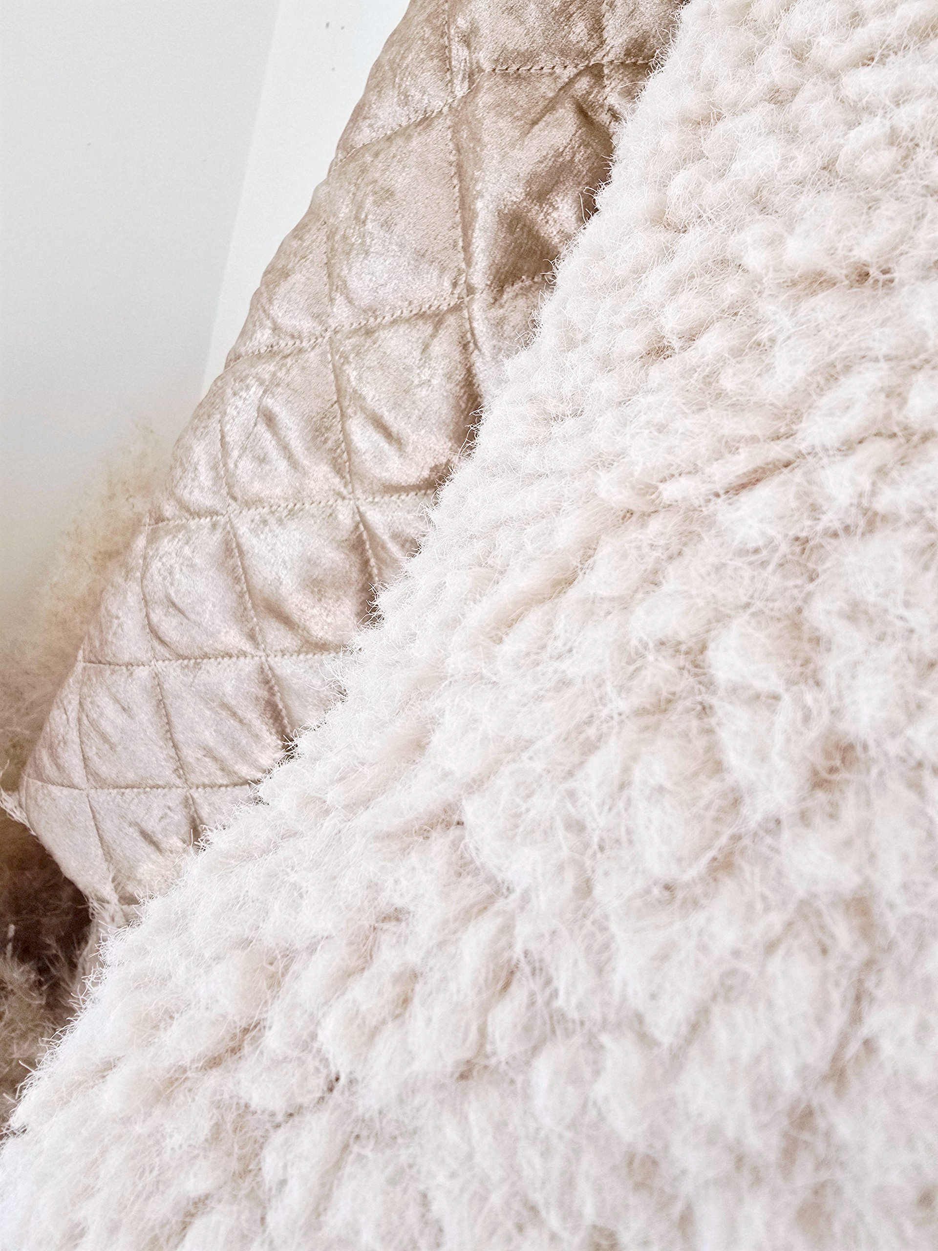 Manteau bouclette beige à manches dorées - 𝐌𝐚𝐫𝐢𝐧𝐚𝟒𝟒𝐟𝐚𝐦𝐢𝐥𝐲