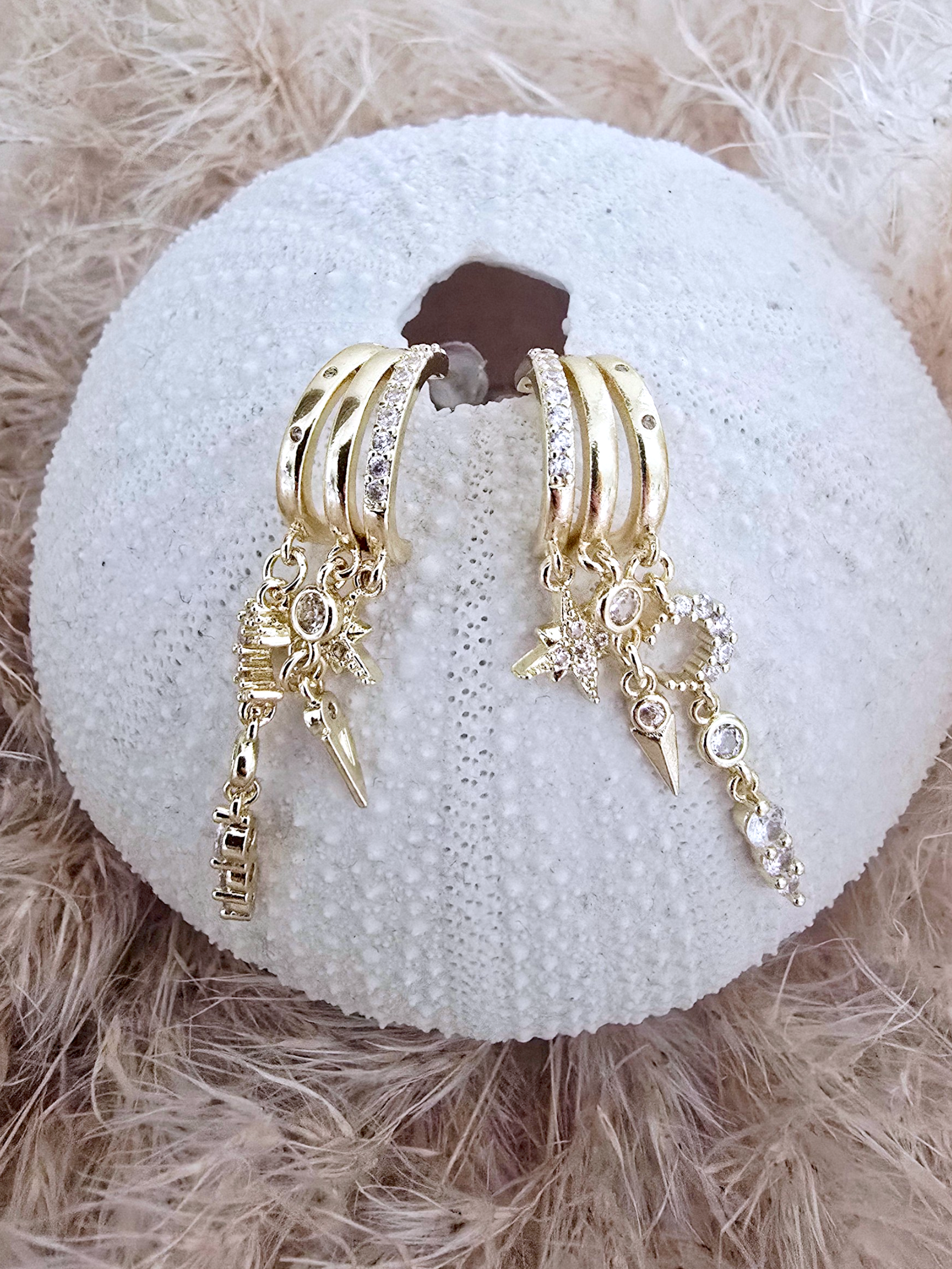 Boucles d'oreilles pendentes dorées acier inoxydable - 𝐌𝐚𝐫𝐢𝐧𝐚𝟒𝟒𝐟𝐚𝐦𝐢𝐥𝐲