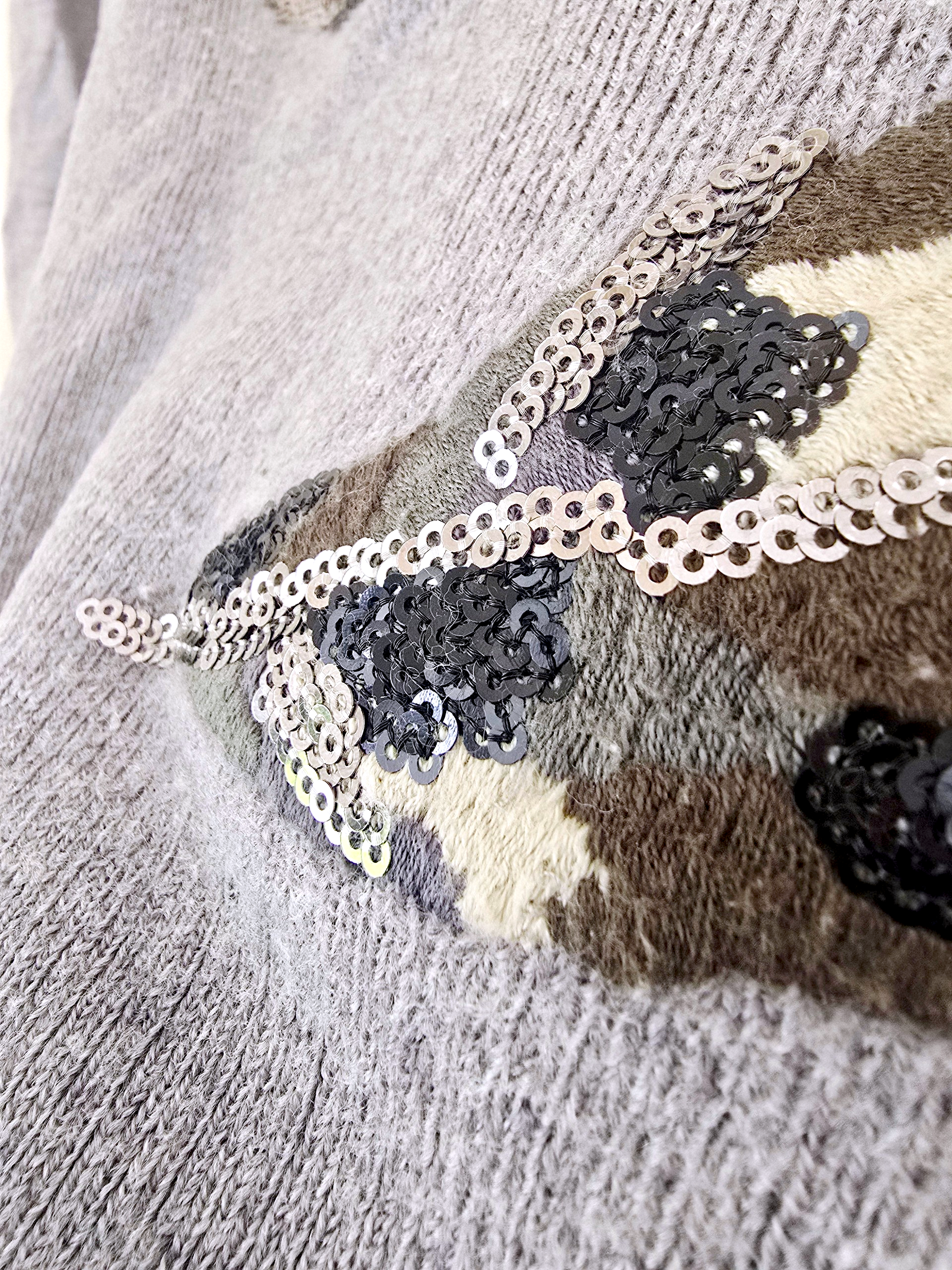 Pull gris plumes camouflage - 𝐌𝐚𝐫𝐢𝐧𝐚𝟒𝟒𝐟𝐚𝐦𝐢𝐥𝐲