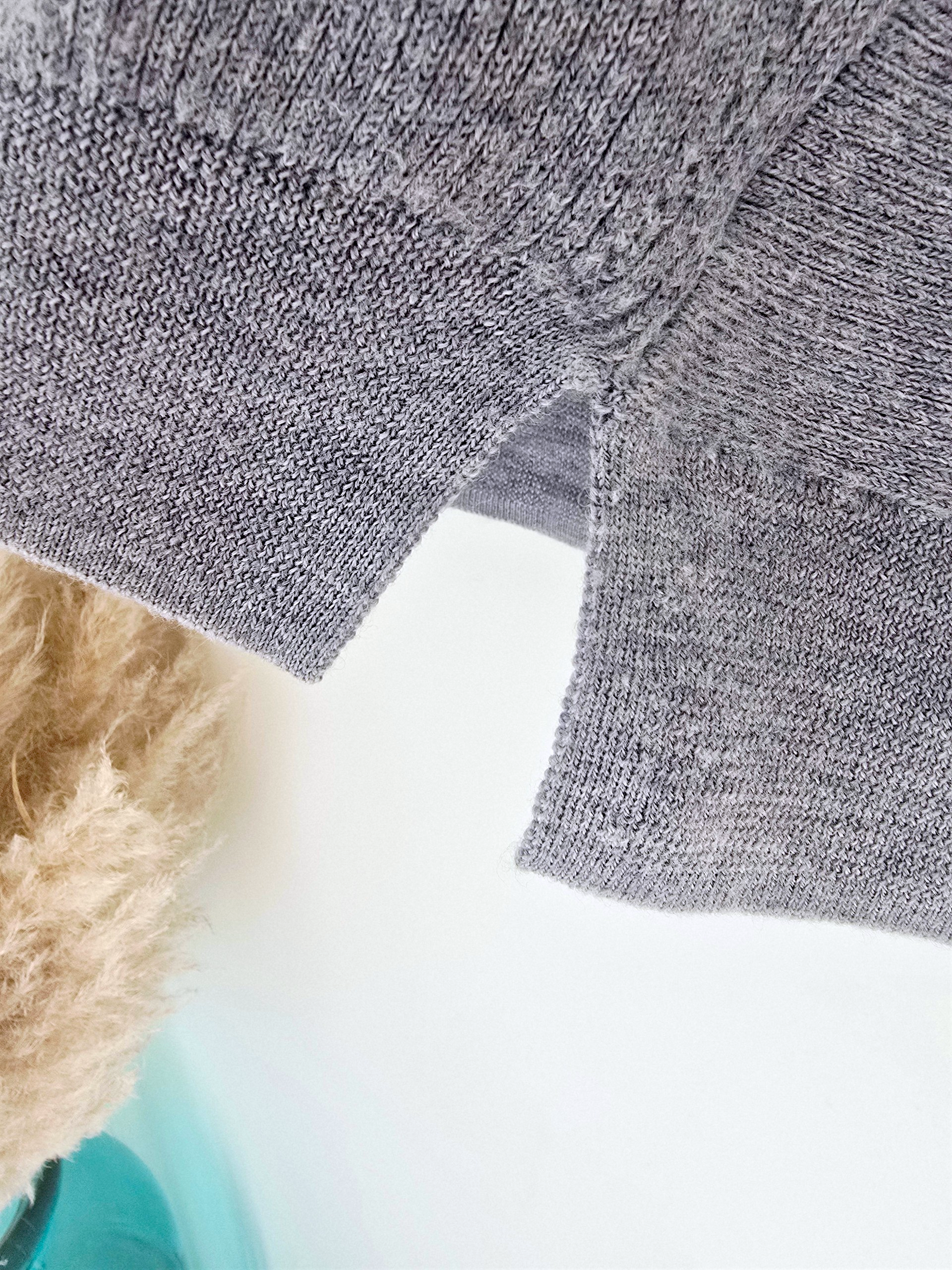Pull gris plumes camouflage - 𝐌𝐚𝐫𝐢𝐧𝐚𝟒𝟒𝐟𝐚𝐦𝐢𝐥𝐲