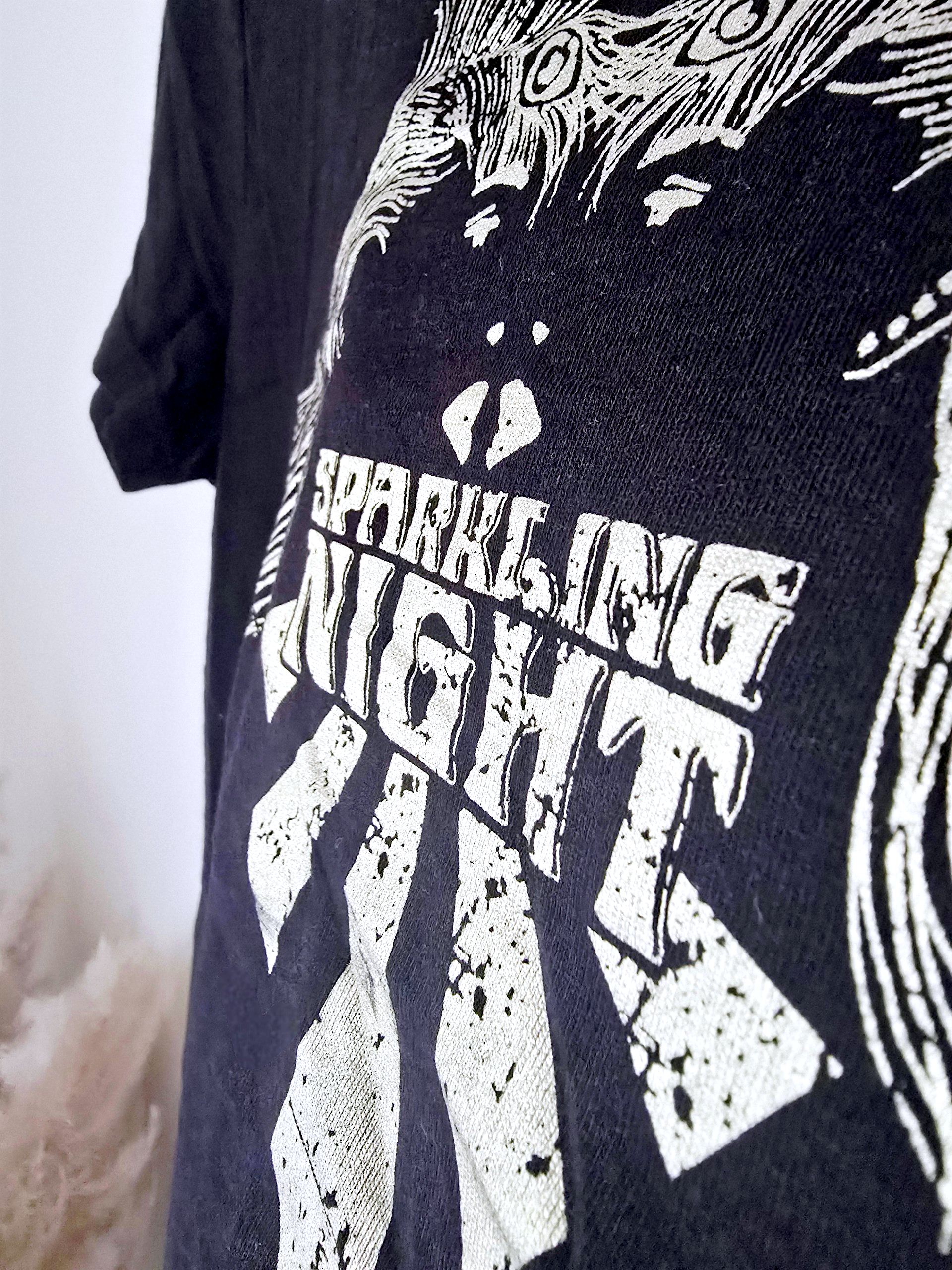 T-shirt noir à inscriptions dorées - 𝐌𝐚𝐫𝐢𝐧𝐚𝟒𝟒𝐟𝐚𝐦𝐢𝐥𝐲