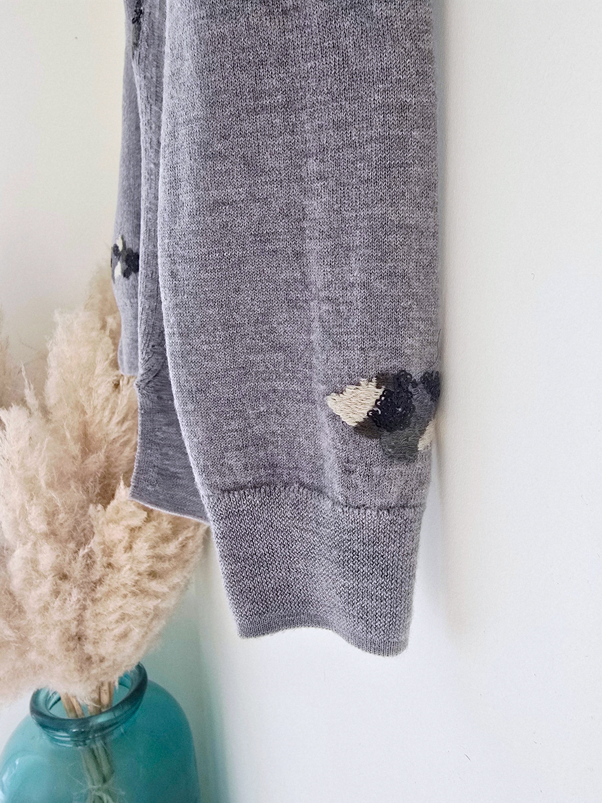 Pull gris plumes camouflage - 𝐌𝐚𝐫𝐢𝐧𝐚𝟒𝟒𝐟𝐚𝐦𝐢𝐥𝐲