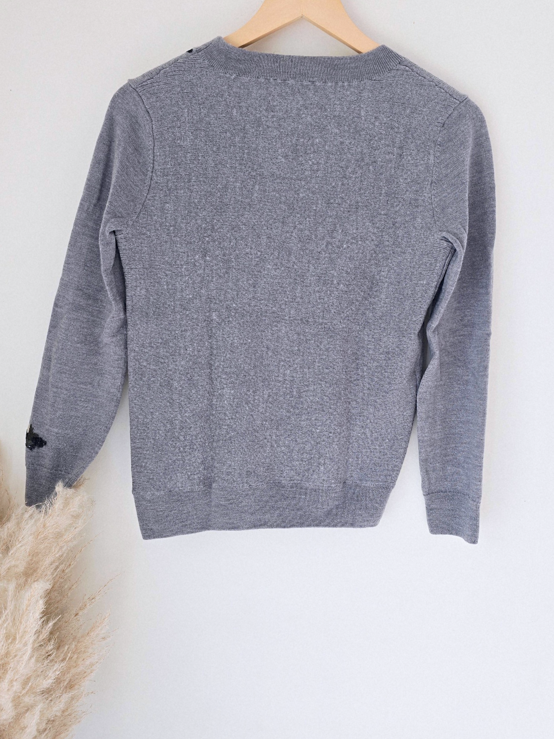 Pull gris plumes camouflage - 𝐌𝐚𝐫𝐢𝐧𝐚𝟒𝟒𝐟𝐚𝐦𝐢𝐥𝐲