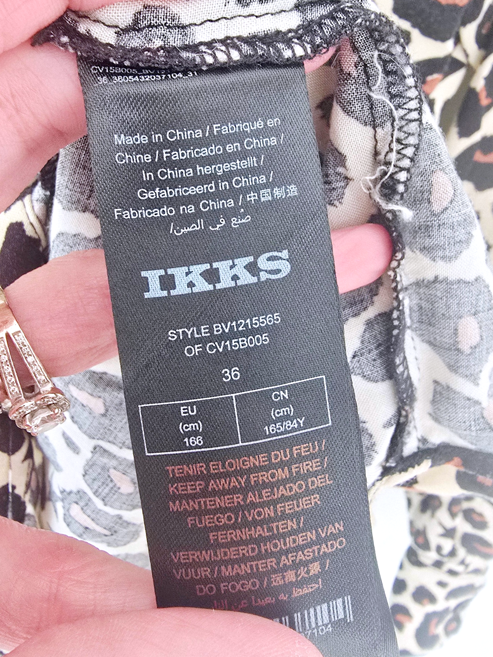 Chemise beige à imprimé léopard marron et noir - 𝐌𝐚𝐫𝐢𝐧𝐚𝟒𝟒𝐟𝐚𝐦𝐢𝐥𝐲