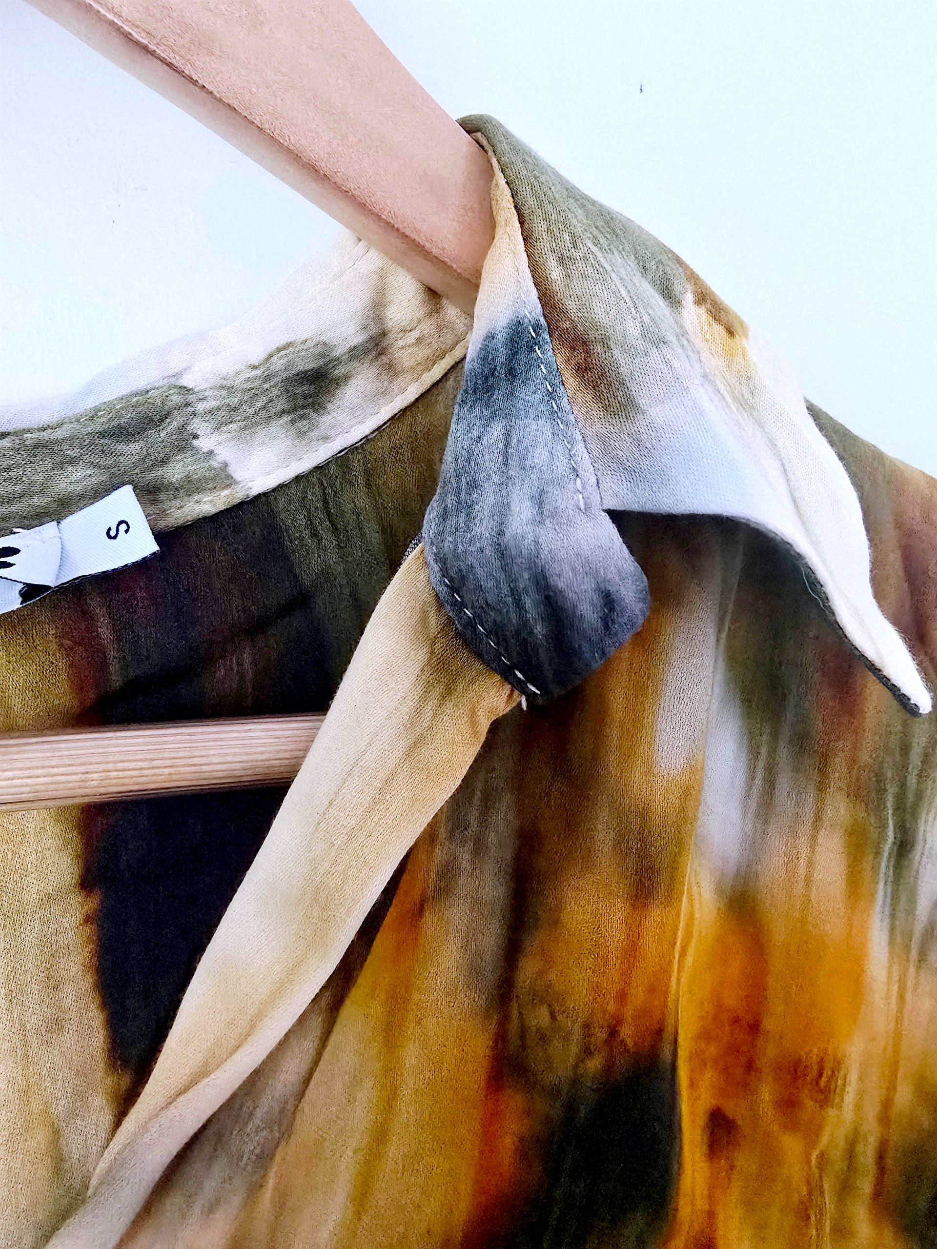 Chemise tie and dye kaki et jaune - 𝐌𝐚𝐫𝐢𝐧𝐚𝟒𝟒𝐟𝐚𝐦𝐢𝐥𝐲