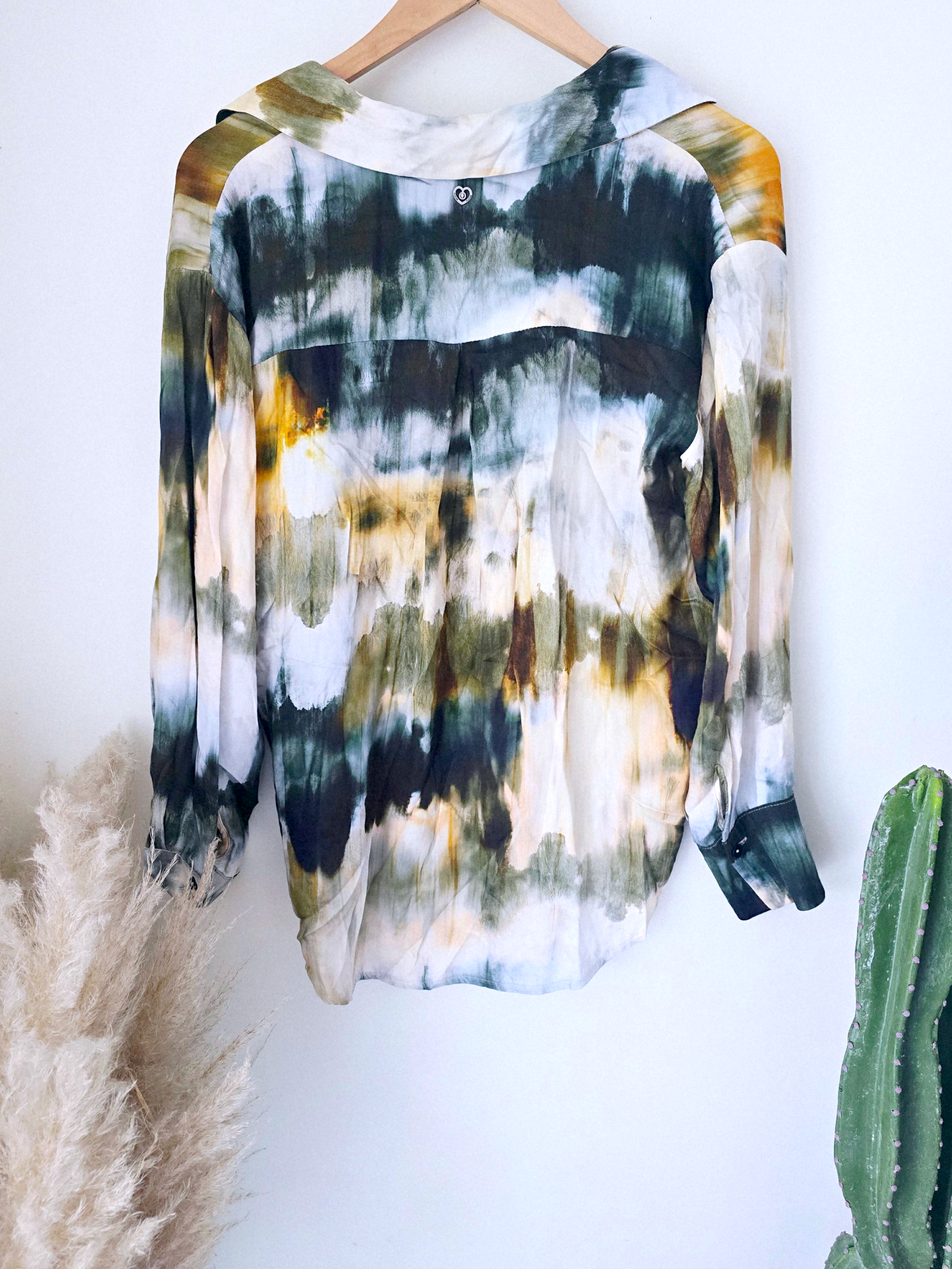 Chemise tie and dye kaki et jaune - 𝐌𝐚𝐫𝐢𝐧𝐚𝟒𝟒𝐟𝐚𝐦𝐢𝐥𝐲