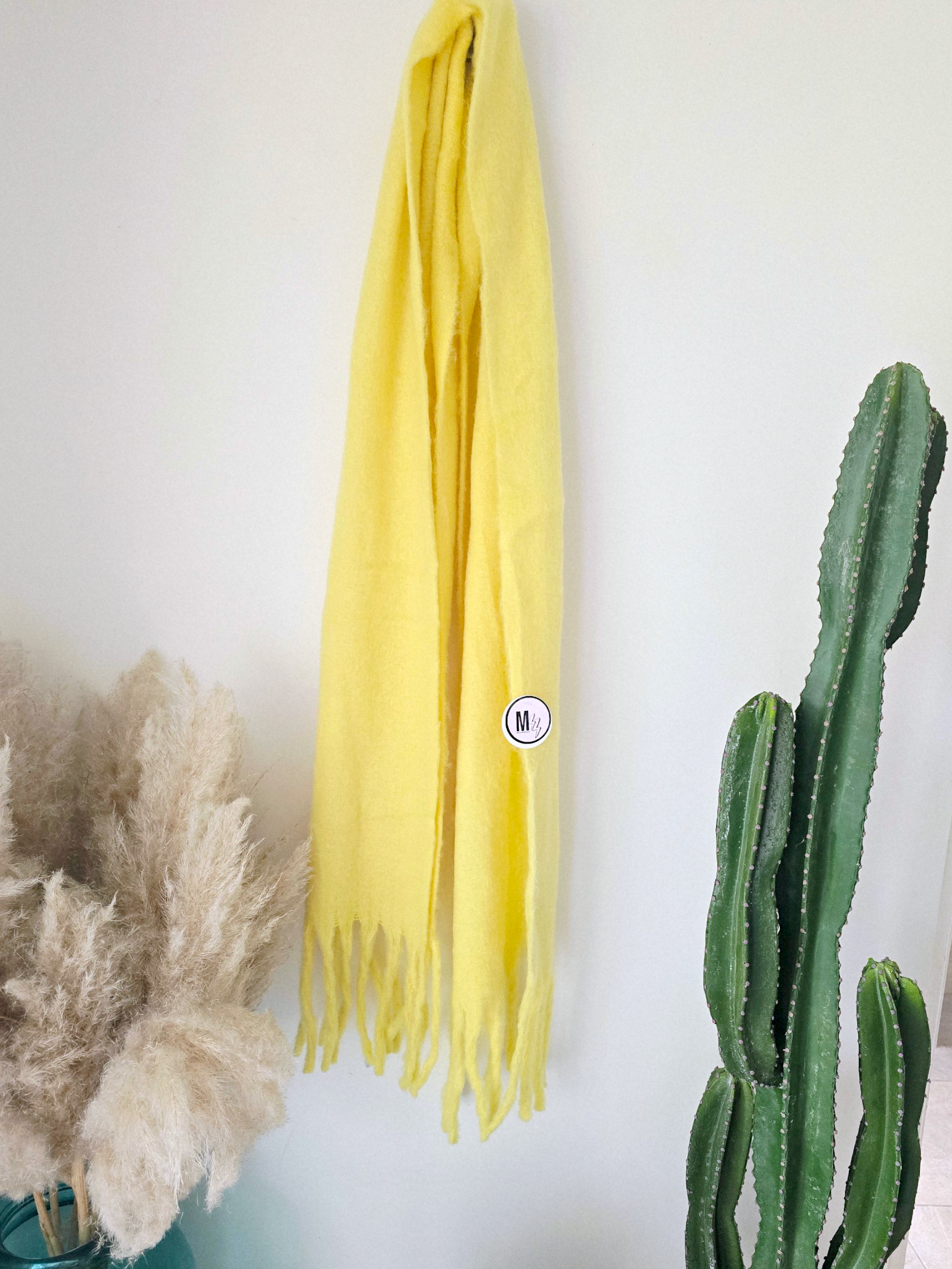 Écharpe douce et longue jaune - 𝐌𝐚𝐫𝐢𝐧𝐚𝟒𝟒𝐟𝐚𝐦𝐢𝐥𝐲