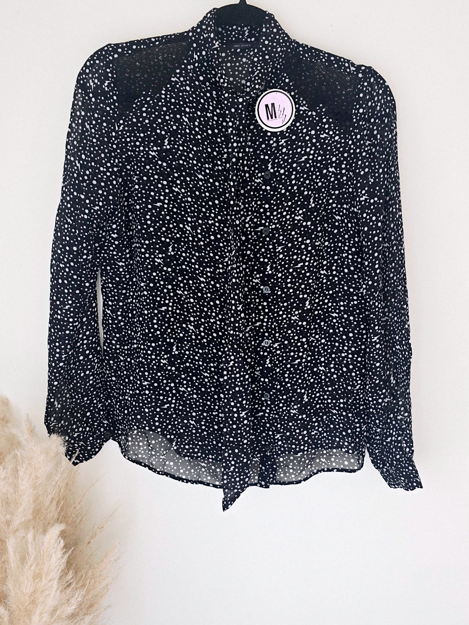 Chemise noire à imprimé éclairs et pois blancs - 𝐌𝐚𝐫𝐢𝐧𝐚𝟒𝟒𝐟𝐚𝐦𝐢𝐥𝐲