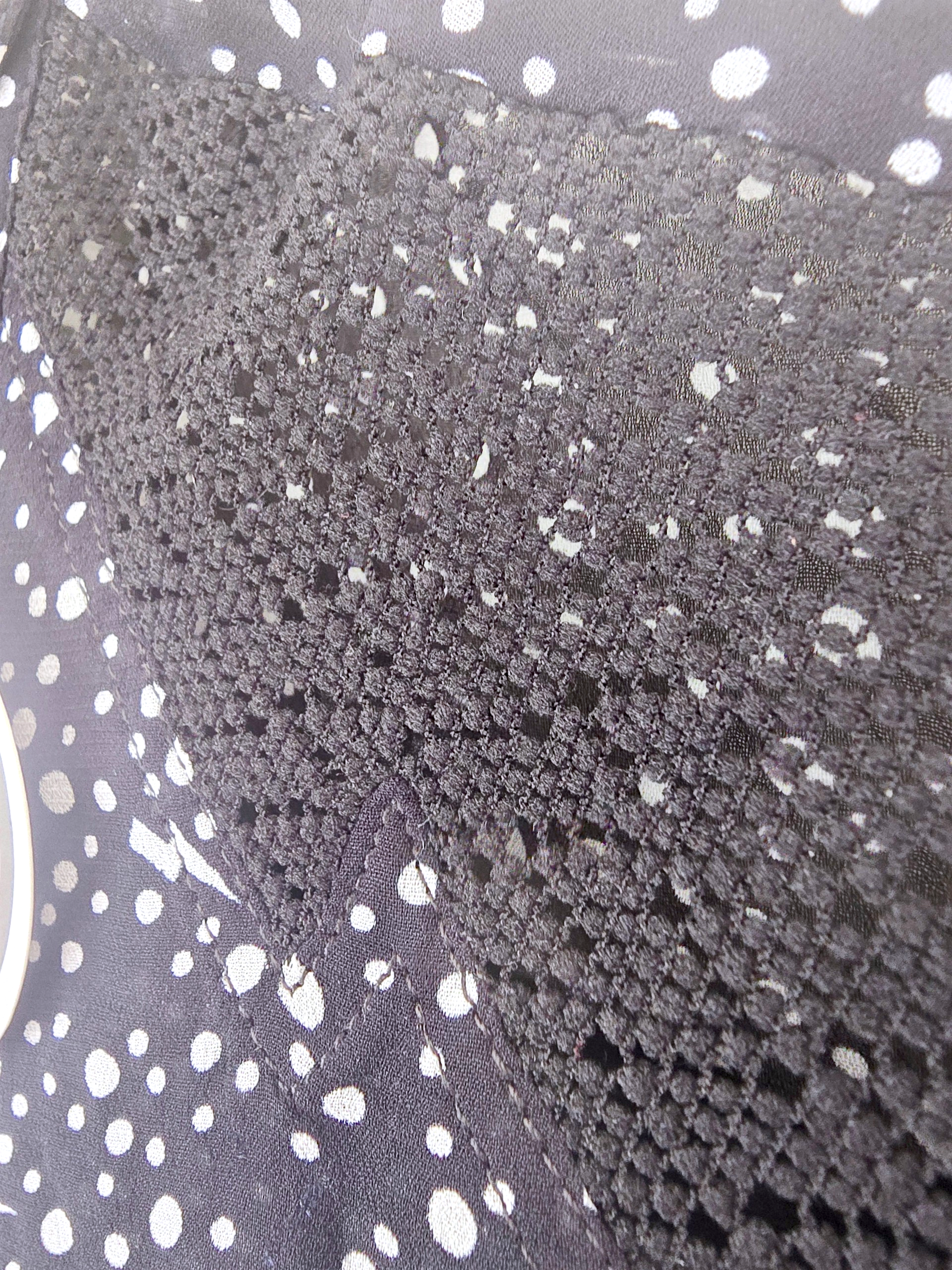 Chemise noire à imprimé éclairs et pois blancs - 𝐌𝐚𝐫𝐢𝐧𝐚𝟒𝟒𝐟𝐚𝐦𝐢𝐥𝐲