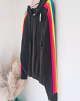Pull vert kaki à manches arc-en-ciel fluo - 𝐌𝐚𝐫𝐢𝐧𝐚𝟒𝟒𝐟𝐚𝐦𝐢𝐥𝐲