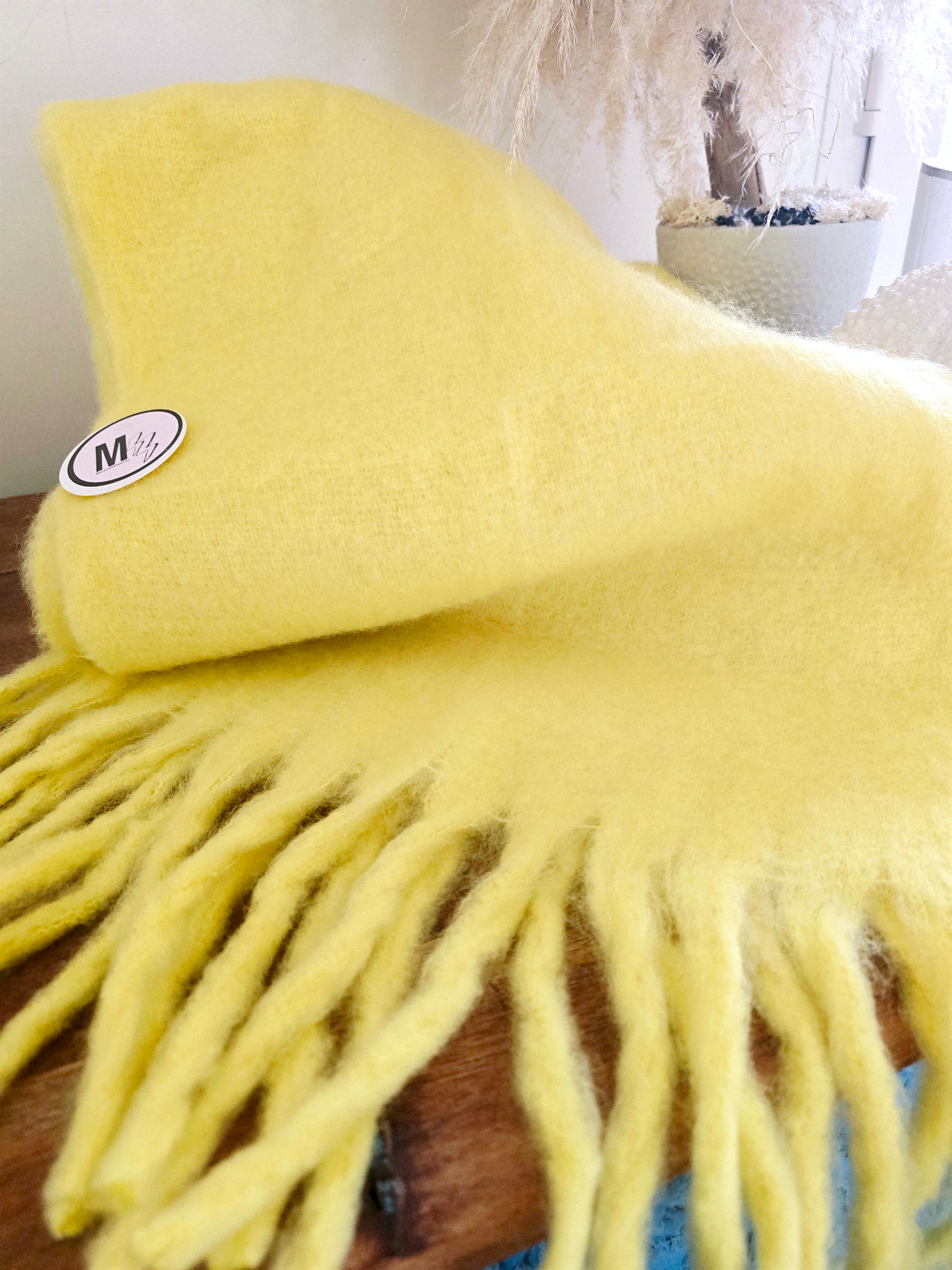 Écharpe douce et longue jaune - 𝐌𝐚𝐫𝐢𝐧𝐚𝟒𝟒𝐟𝐚𝐦𝐢𝐥𝐲