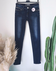Jean bleu brut demi curve - 𝐌𝐚𝐫𝐢𝐧𝐚𝟒𝟒𝐟𝐚𝐦𝐢𝐥𝐲