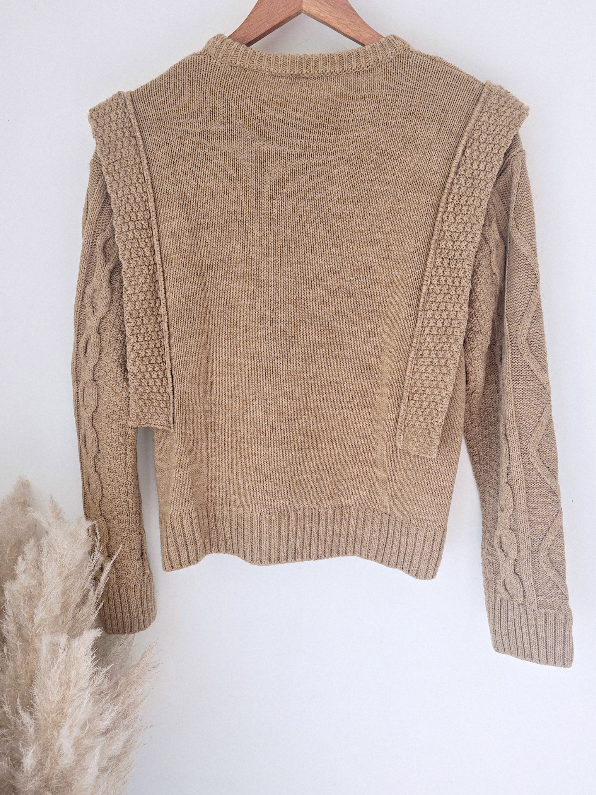 Pull beige foncé à empiècements effet superposition - 𝐌𝐚𝐫𝐢𝐧𝐚𝟒𝟒𝐟𝐚𝐦𝐢𝐥𝐲