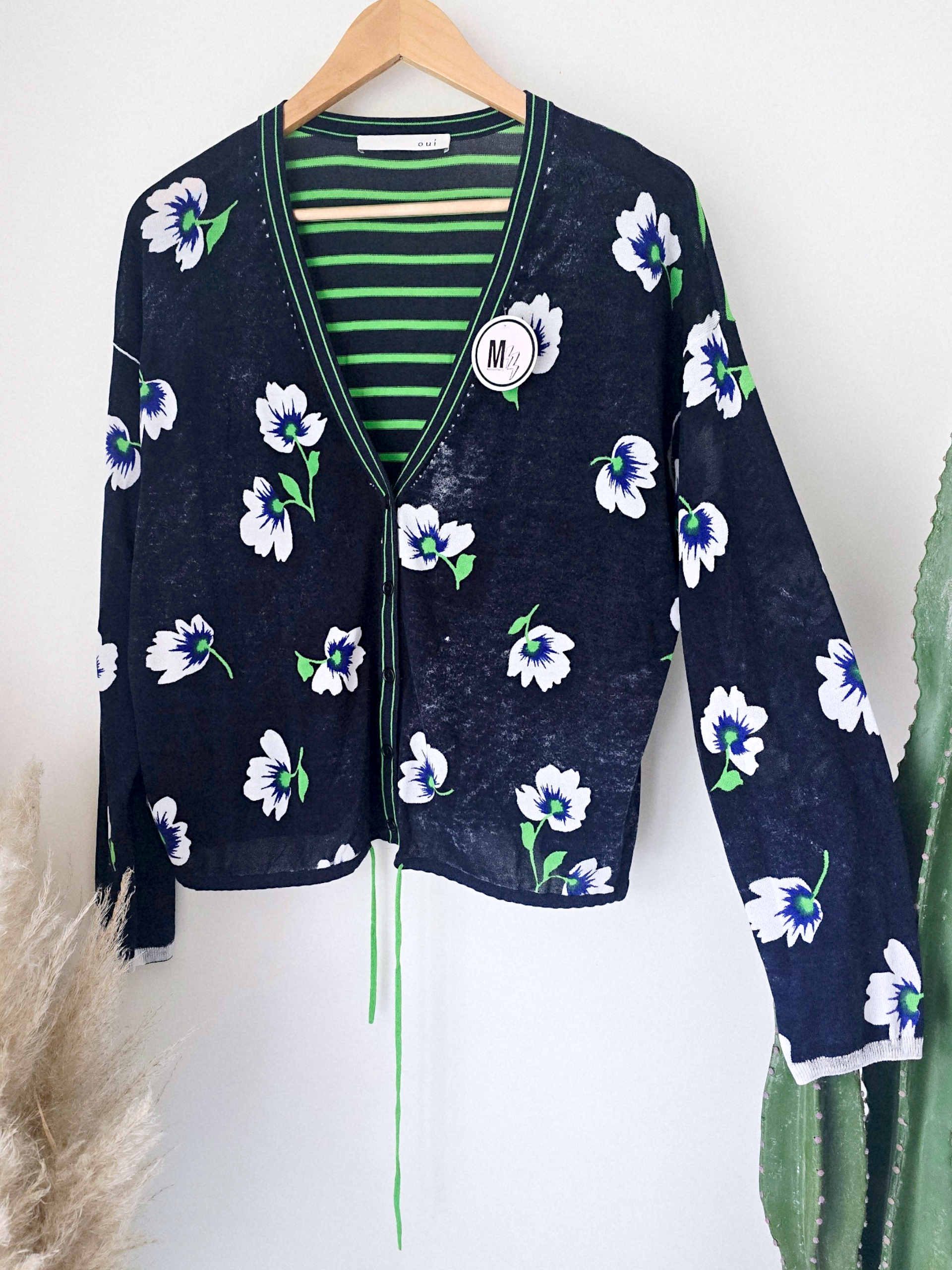 Cardigan bleu marine délavé à imprimé vert fluo - 𝐌𝐚𝐫𝐢𝐧𝐚𝟒𝟒𝐟𝐚𝐦𝐢𝐥𝐲