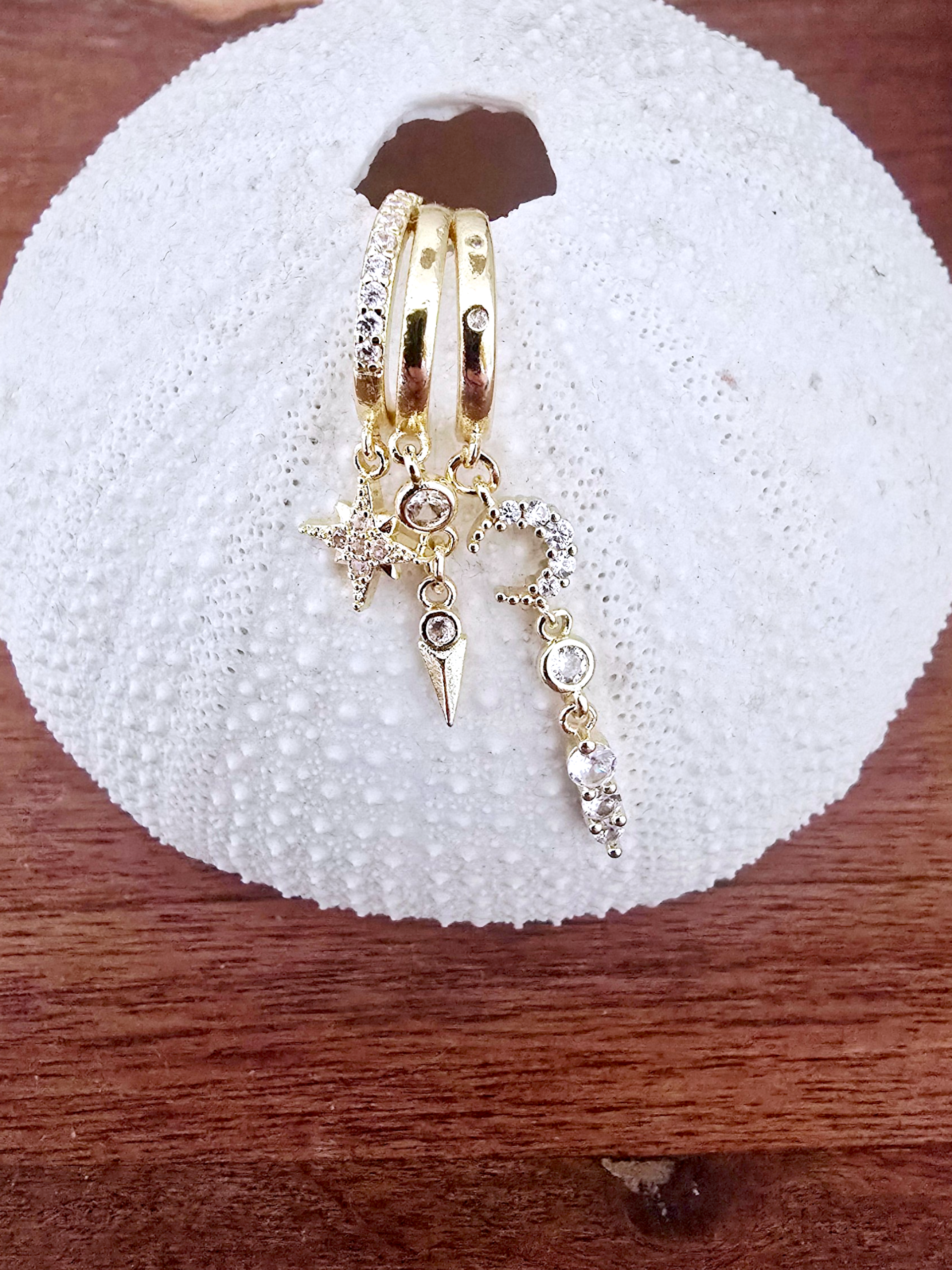 Boucles d'oreilles pendentes dorées acier inoxydable - 𝐌𝐚𝐫𝐢𝐧𝐚𝟒𝟒𝐟𝐚𝐦𝐢𝐥𝐲