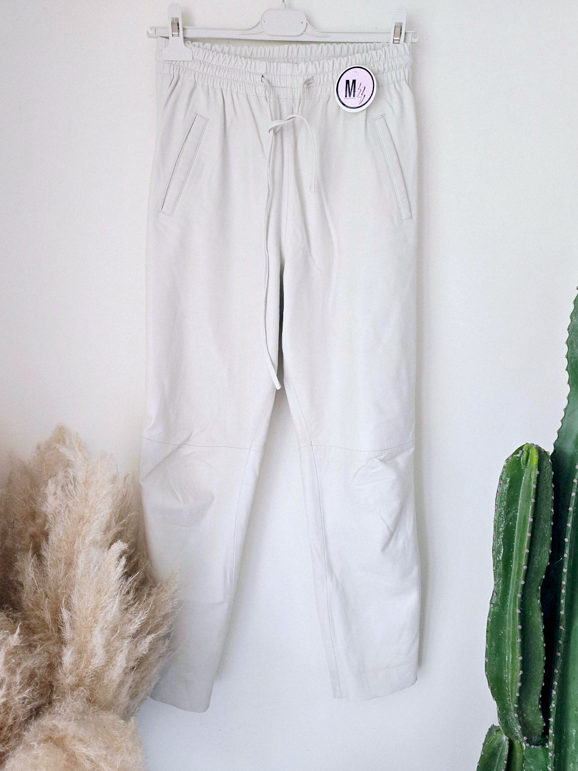 Pantalon jeeging 100% cuir coquille d'œuf - 𝐌𝐚𝐫𝐢𝐧𝐚𝟒𝟒𝐟𝐚𝐦𝐢𝐥𝐲