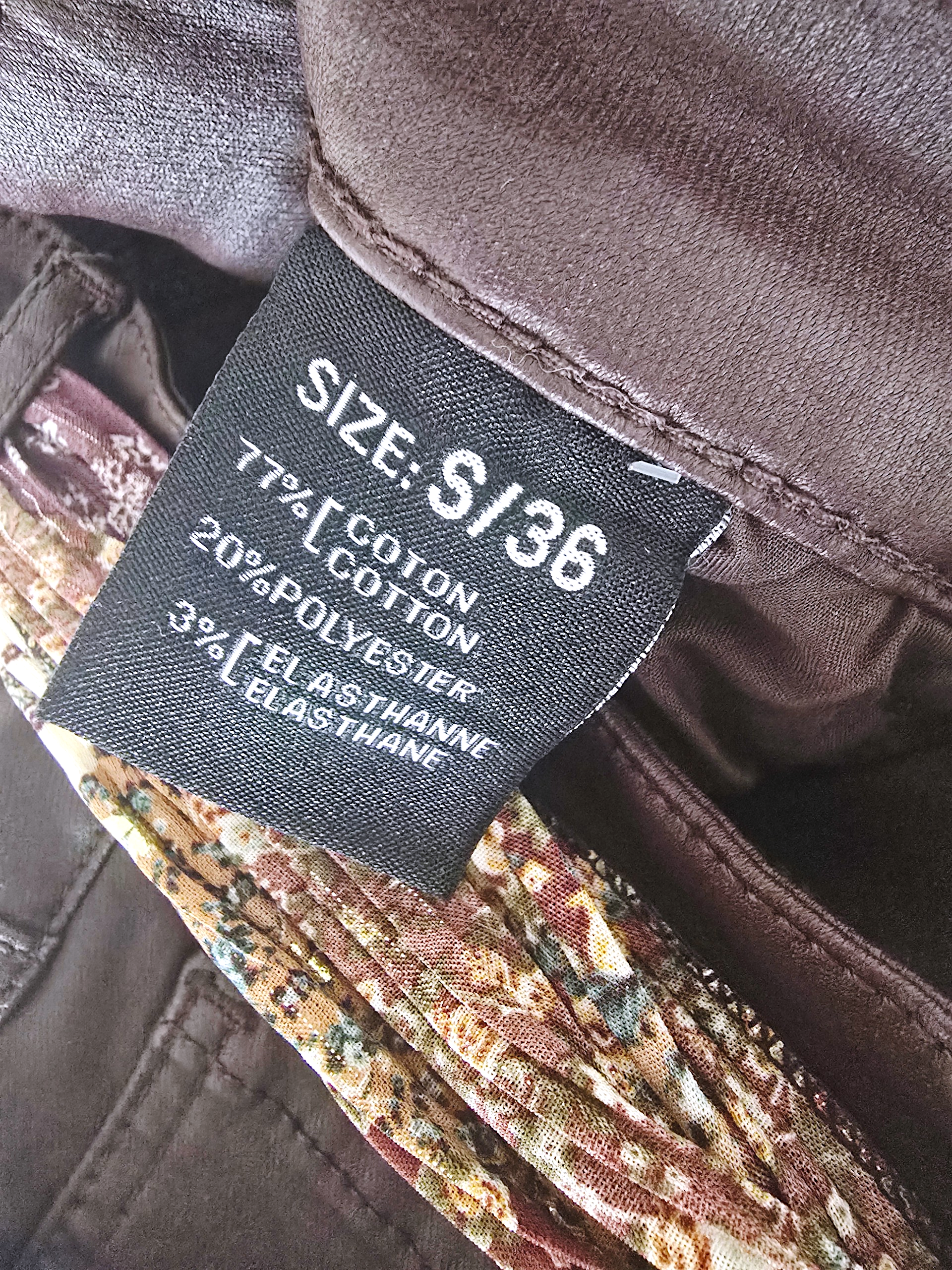 Pantalon huilé marron avec sa ceinture - 𝐌𝐚𝐫𝐢𝐧𝐚𝟒𝟒𝐟𝐚𝐦𝐢𝐥𝐲