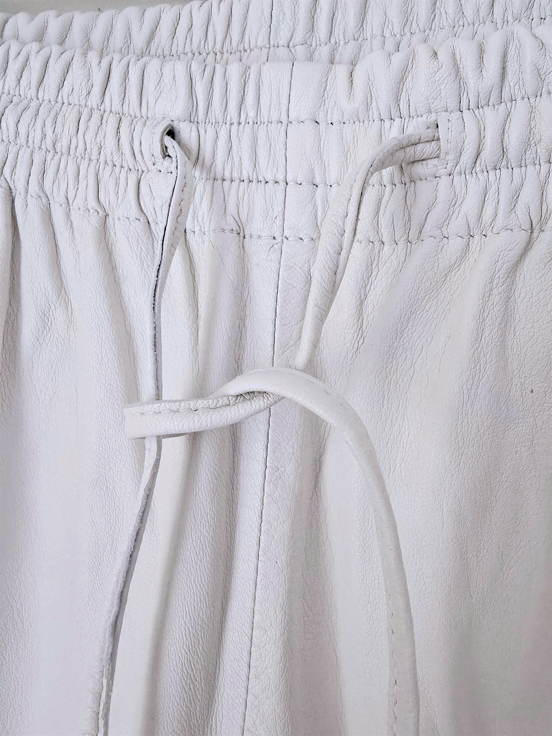 Pantalon jeeging 100% cuir coquille d'œuf - 𝐌𝐚𝐫𝐢𝐧𝐚𝟒𝟒𝐟𝐚𝐦𝐢𝐥𝐲