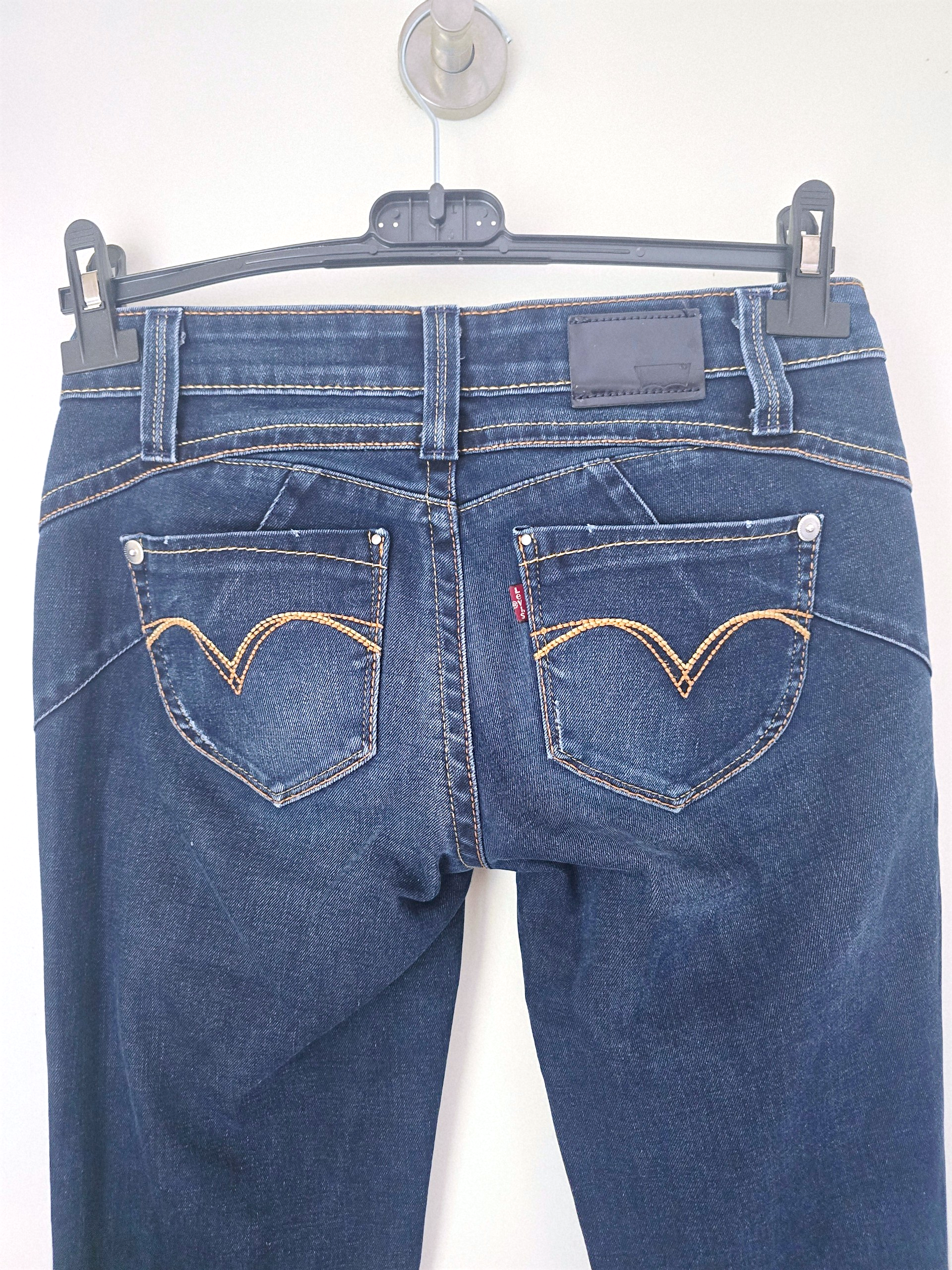 Jean bleu brut demi curve - 𝐌𝐚𝐫𝐢𝐧𝐚𝟒𝟒𝐟𝐚𝐦𝐢𝐥𝐲