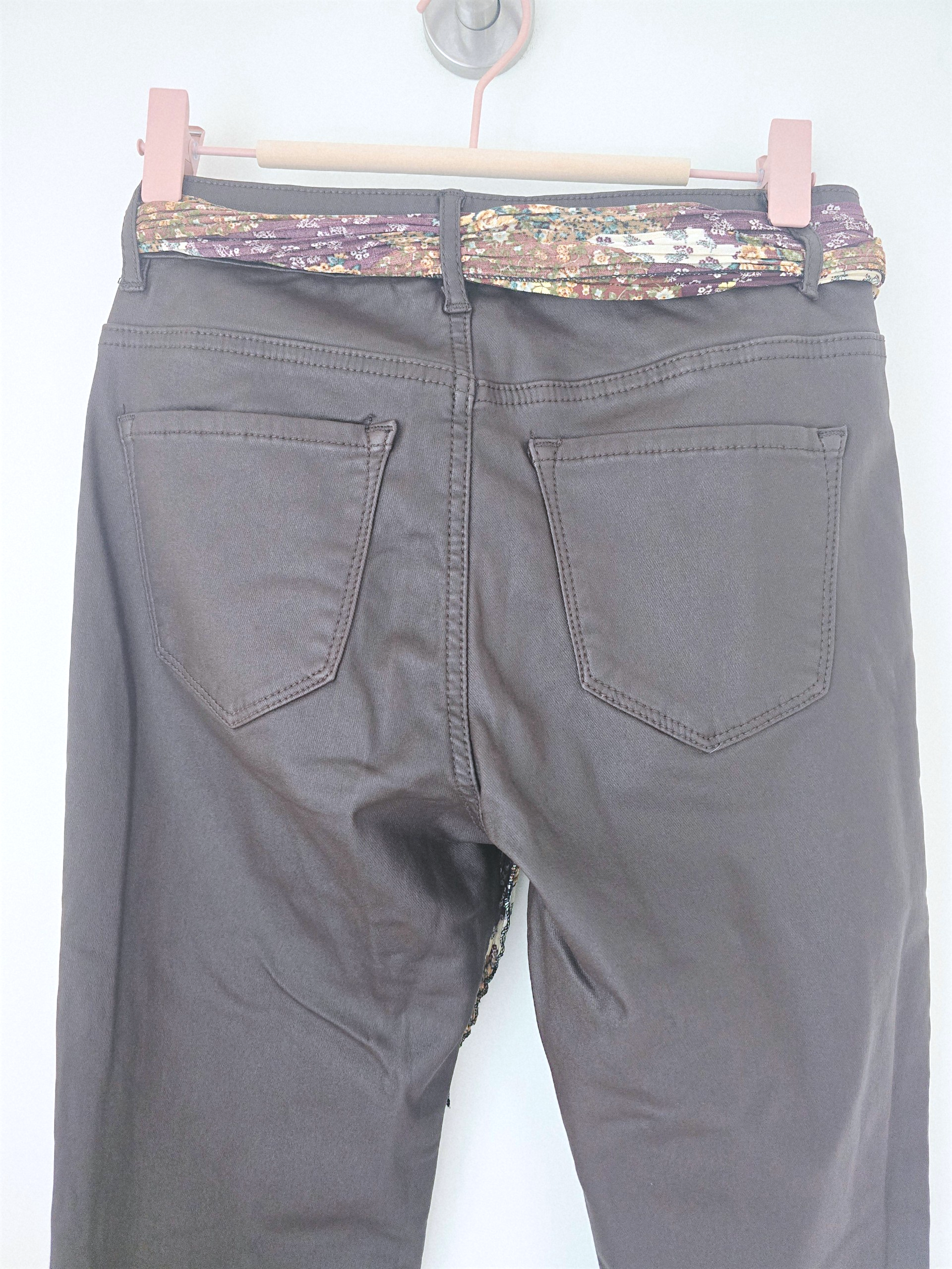 Pantalon huilé marron avec sa ceinture - 𝐌𝐚𝐫𝐢𝐧𝐚𝟒𝟒𝐟𝐚𝐦𝐢𝐥𝐲