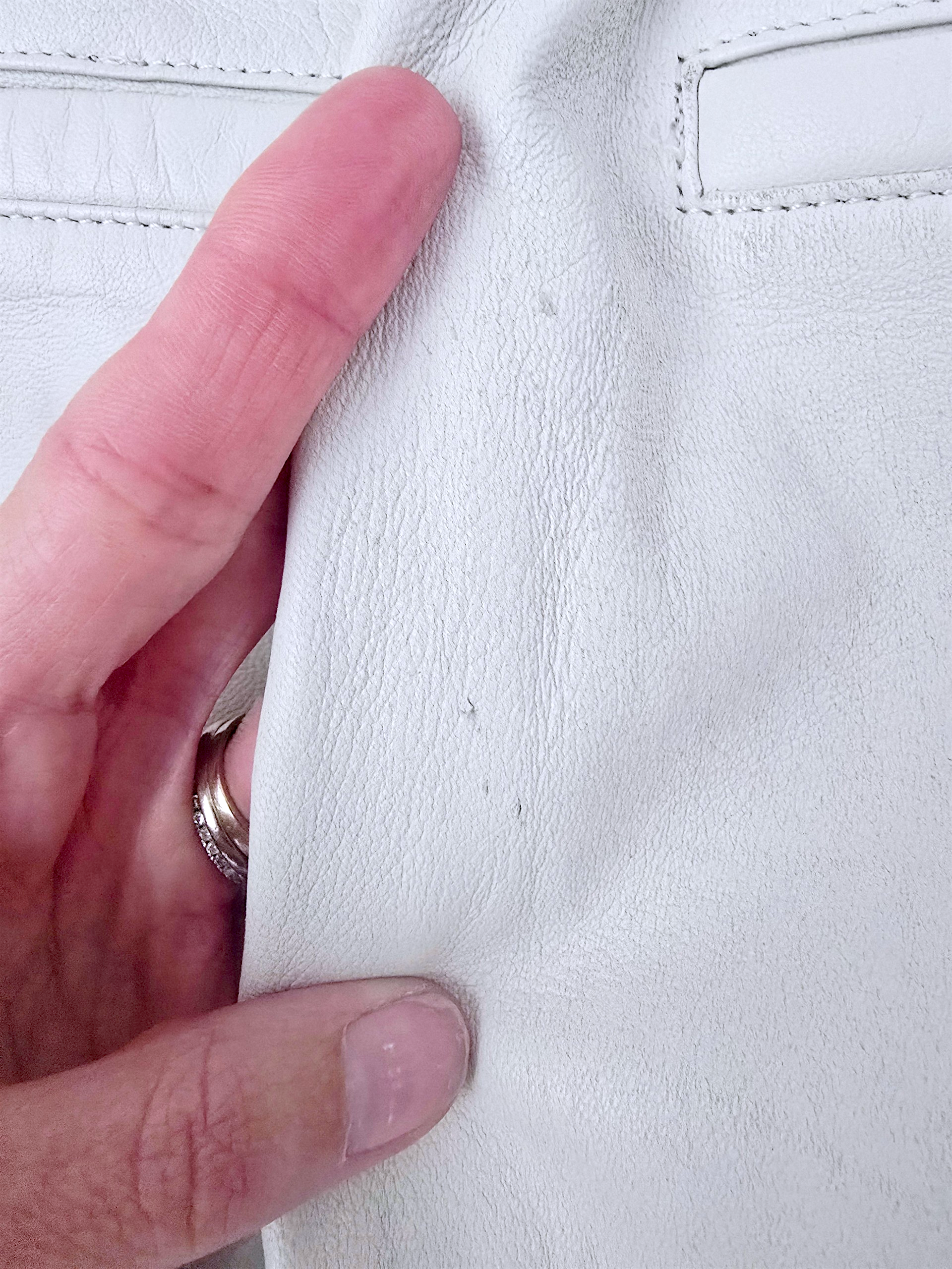 Pantalon jeeging 100% cuir coquille d'œuf - 𝐌𝐚𝐫𝐢𝐧𝐚𝟒𝟒𝐟𝐚𝐦𝐢𝐥𝐲