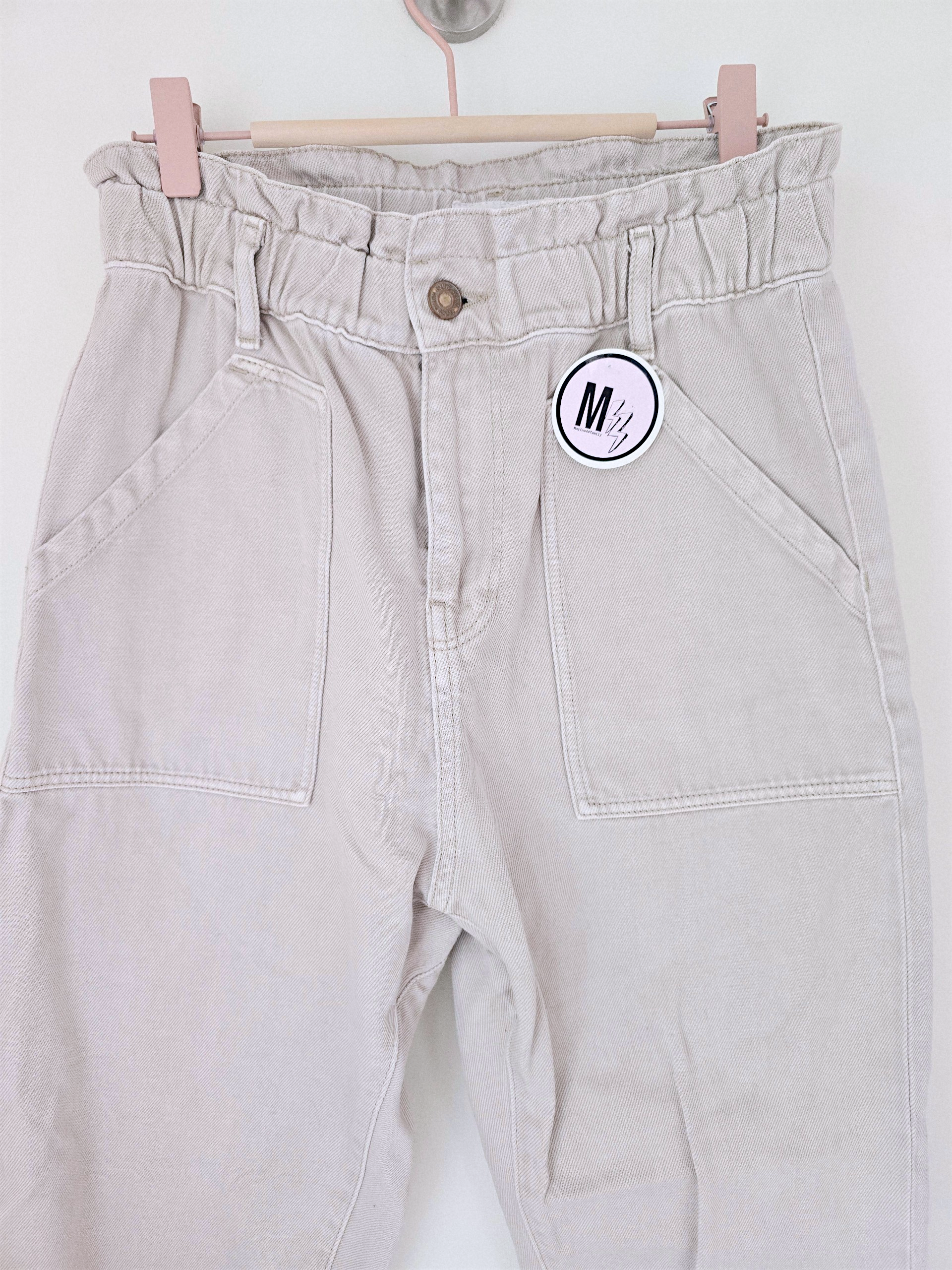 Pantalon beige en coton - 𝐌𝐚𝐫𝐢𝐧𝐚𝟒𝟒𝐟𝐚𝐦𝐢𝐥𝐲
