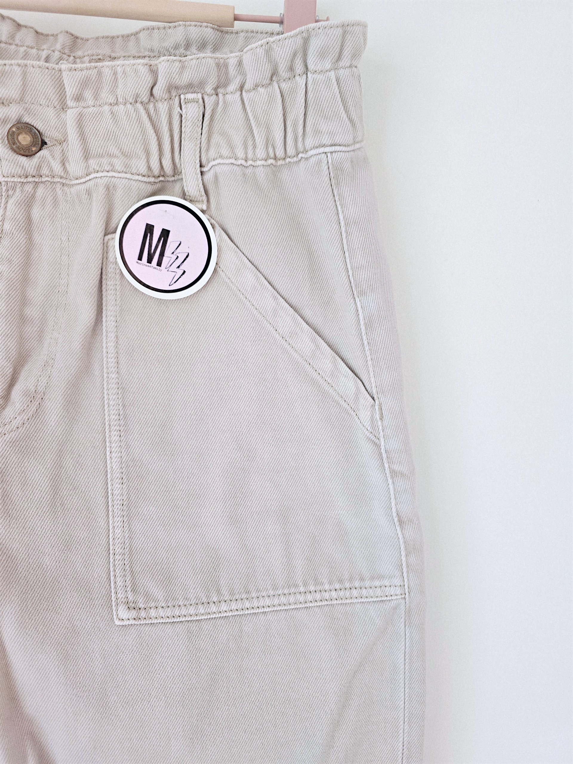 Pantalon beige en coton - 𝐌𝐚𝐫𝐢𝐧𝐚𝟒𝟒𝐟𝐚𝐦𝐢𝐥𝐲