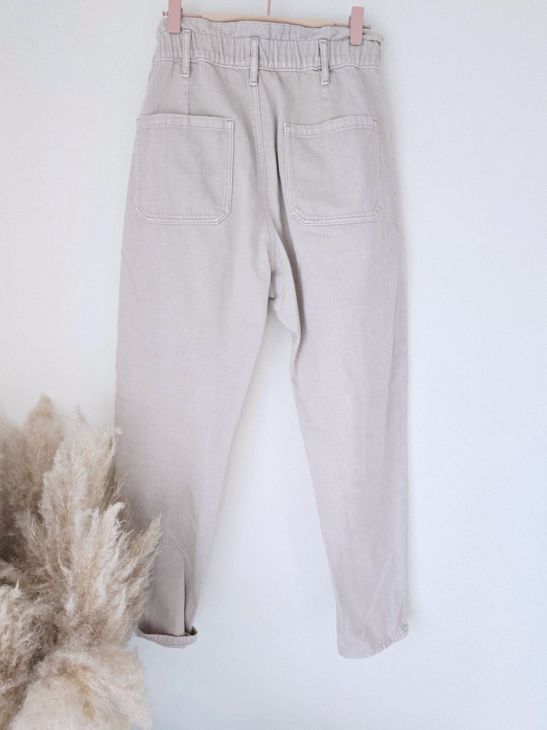 Pantalon beige en coton - 𝐌𝐚𝐫𝐢𝐧𝐚𝟒𝟒𝐟𝐚𝐦𝐢𝐥𝐲