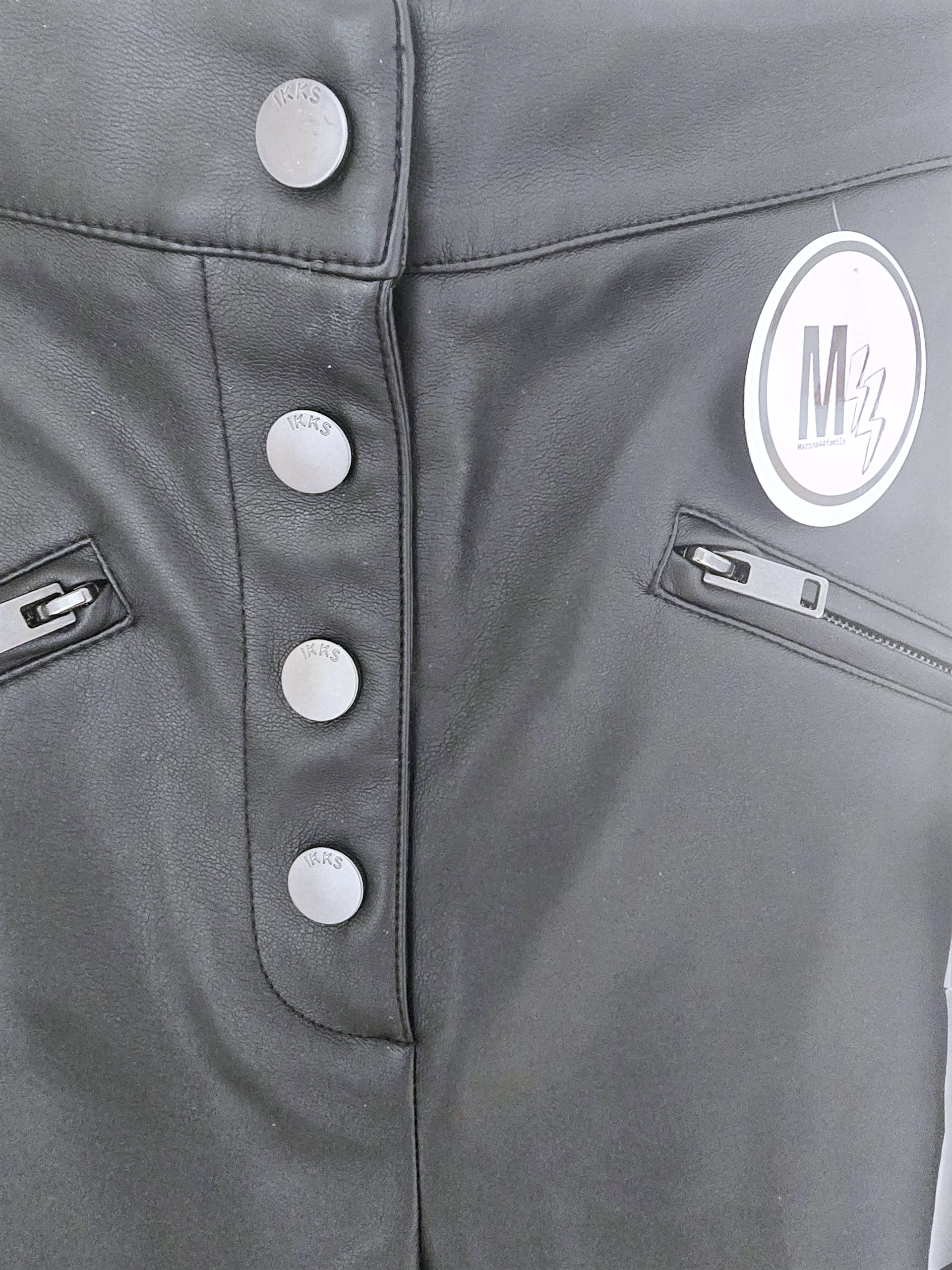 Pantalon slim noir - 𝐌𝐚𝐫𝐢𝐧𝐚𝟒𝟒𝐟𝐚𝐦𝐢𝐥𝐲