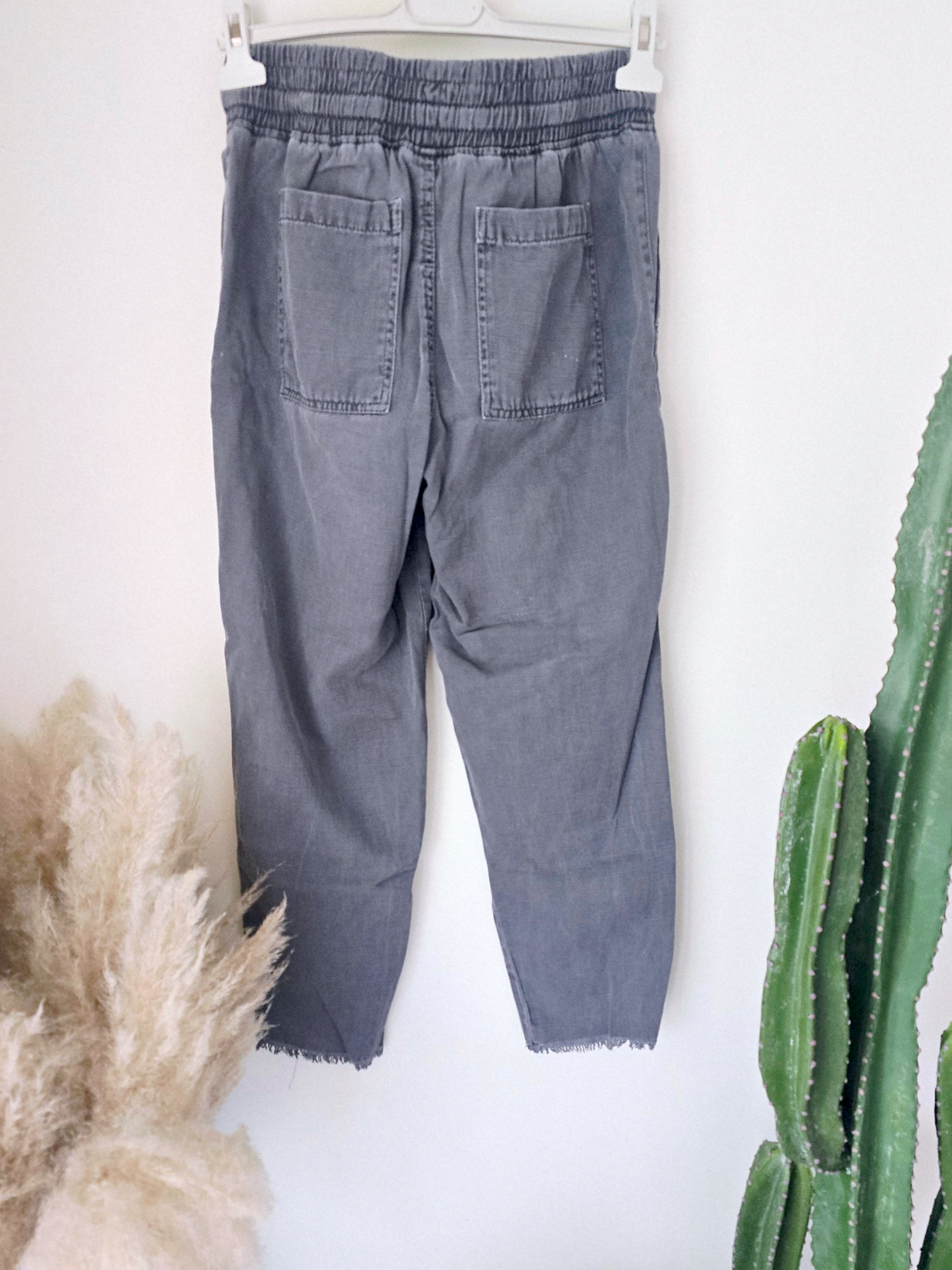 Pantalon gris coupe droite - 𝐌𝐚𝐫𝐢𝐧𝐚𝟒𝟒𝐟𝐚𝐦𝐢𝐥𝐲