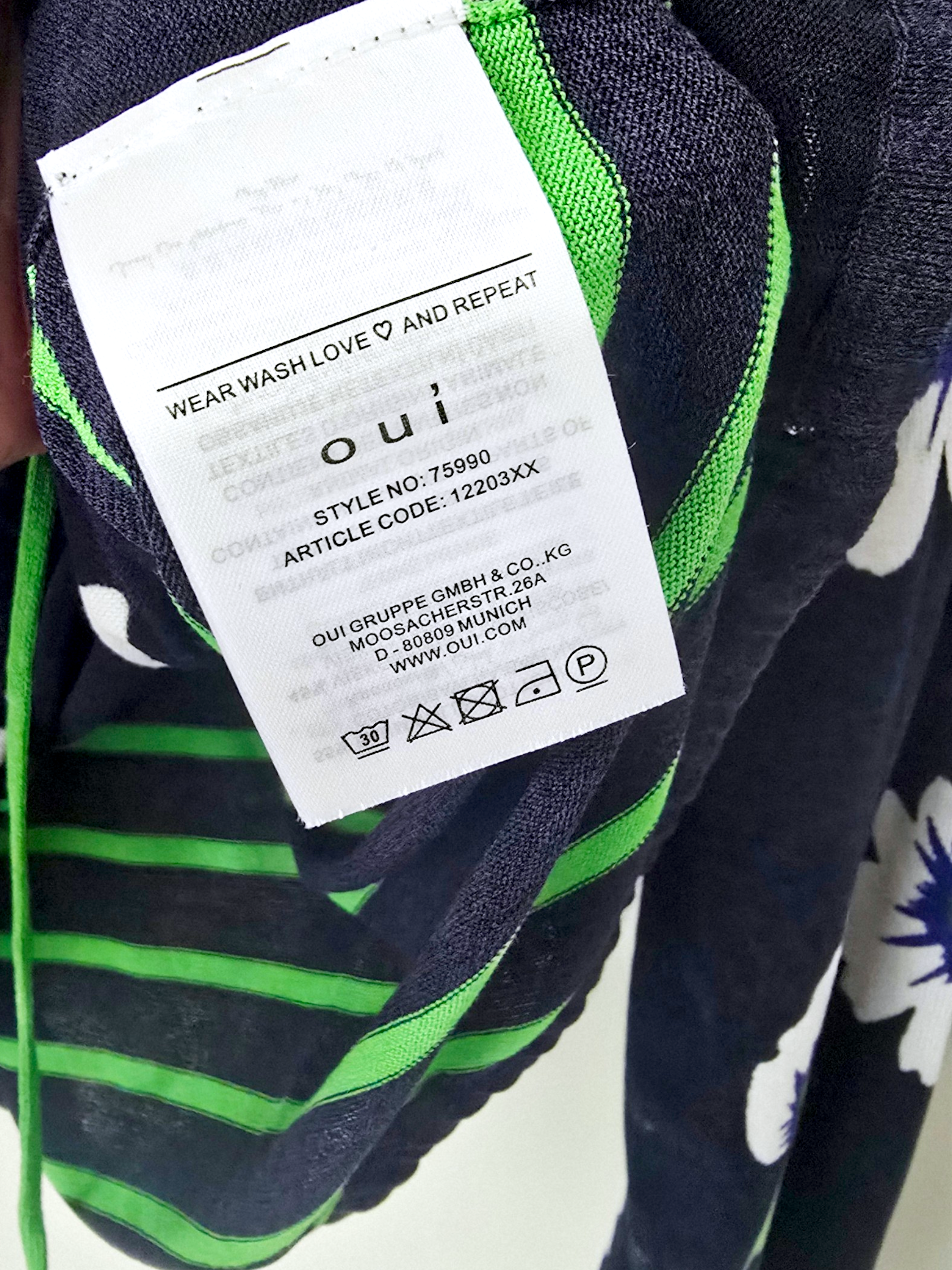 Cardigan bleu marine délavé à imprimé vert fluo - 𝐌𝐚𝐫𝐢𝐧𝐚𝟒𝟒𝐟𝐚𝐦𝐢𝐥𝐲