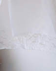 Haut blanc à dentelle - 𝐌𝐚𝐫𝐢𝐧𝐚𝟒𝟒𝐟𝐚𝐦𝐢𝐥𝐲